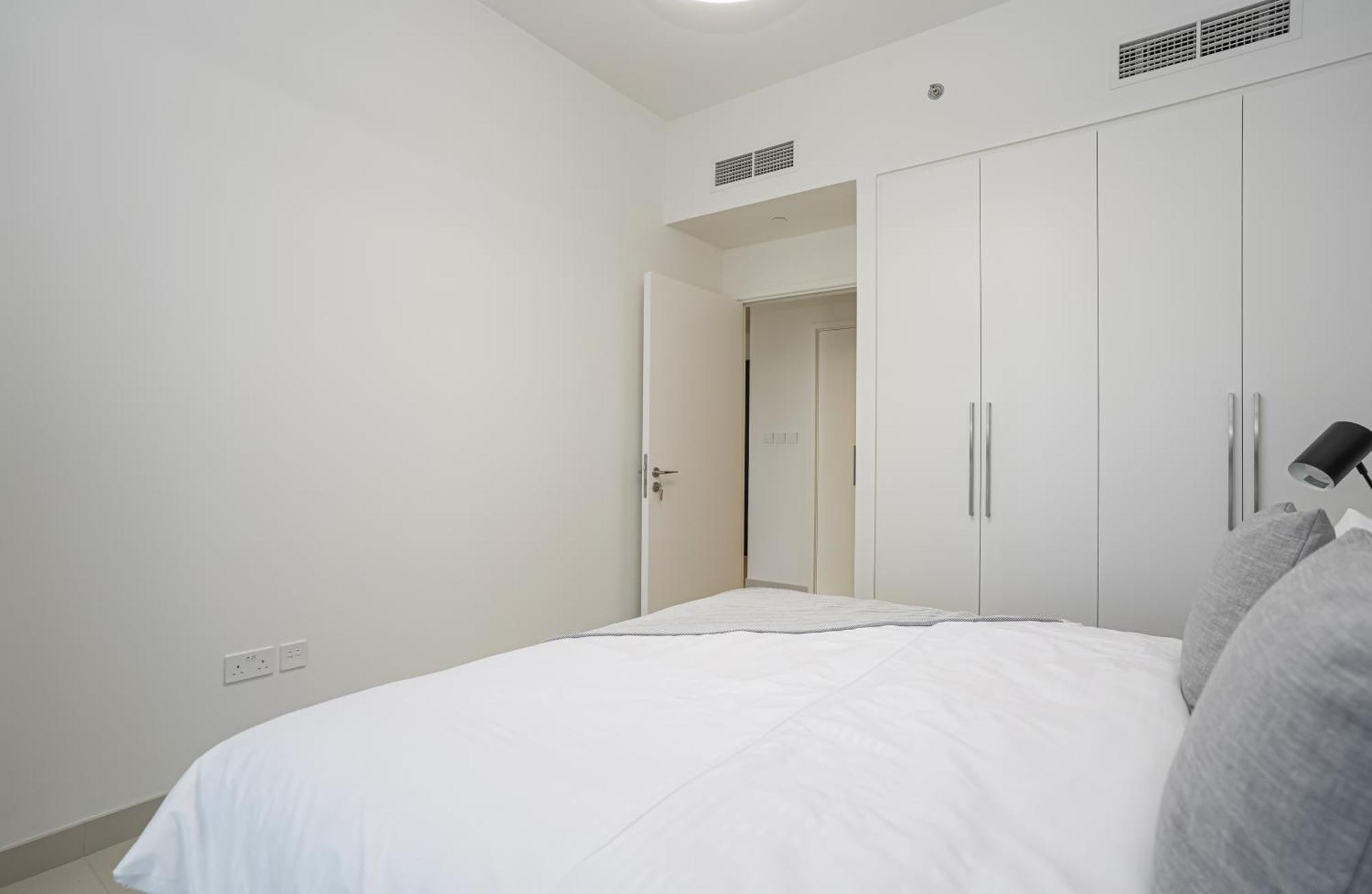 Cozy At Floor With Burj View From Balcony 173bc1 Apartment