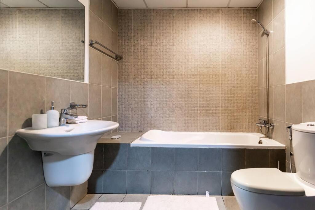 Apartment Premium 1 Bed In Autumn, Jvc *