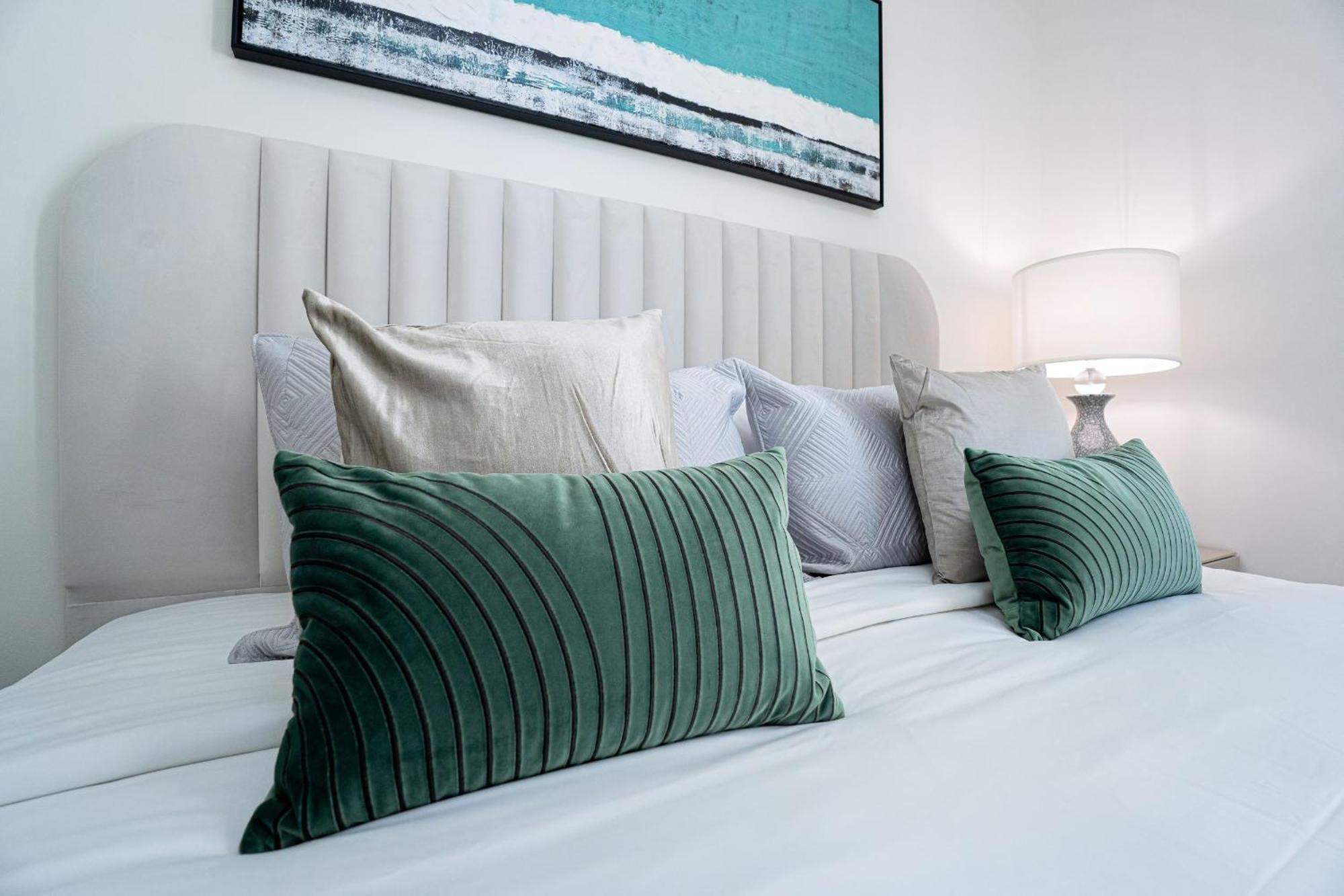Apartment Veluxa - Luxe 2 Bedroom In Marina Vista *