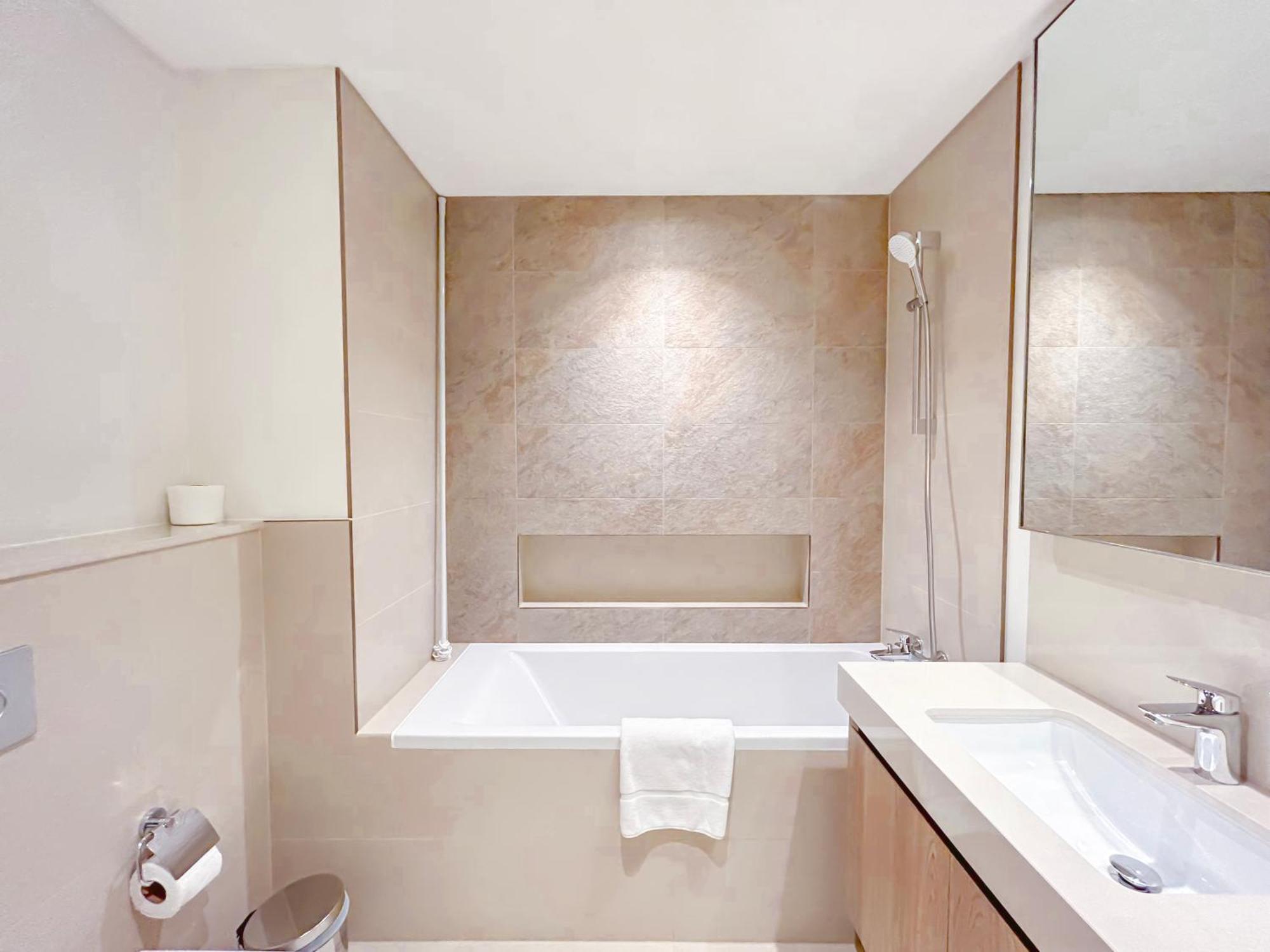Luxury 2b In Downtown Views With Balcony And Burj View * Dubai
