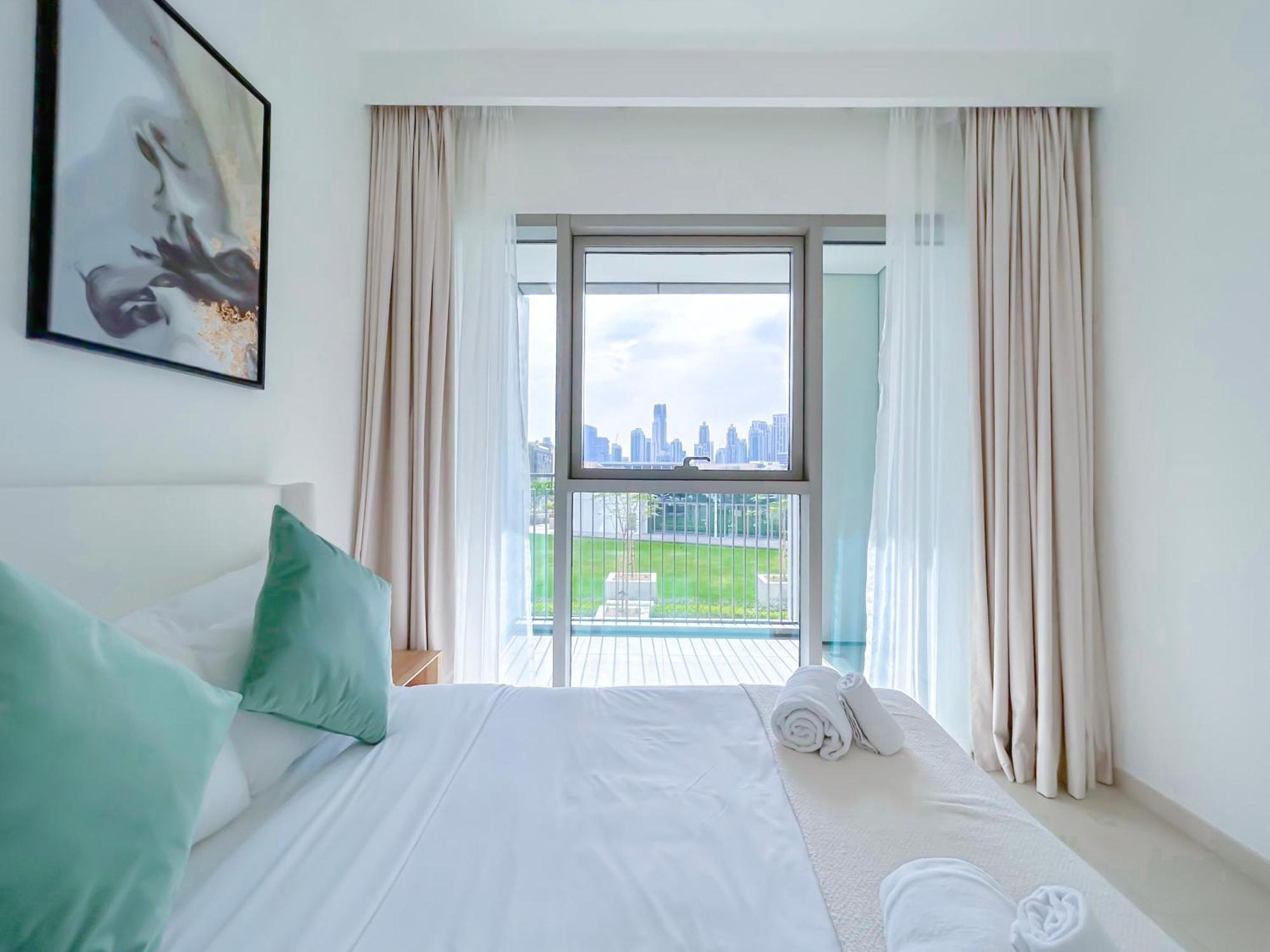 Luxury 2b In Downtown Views With Balcony And Burj View Dubai