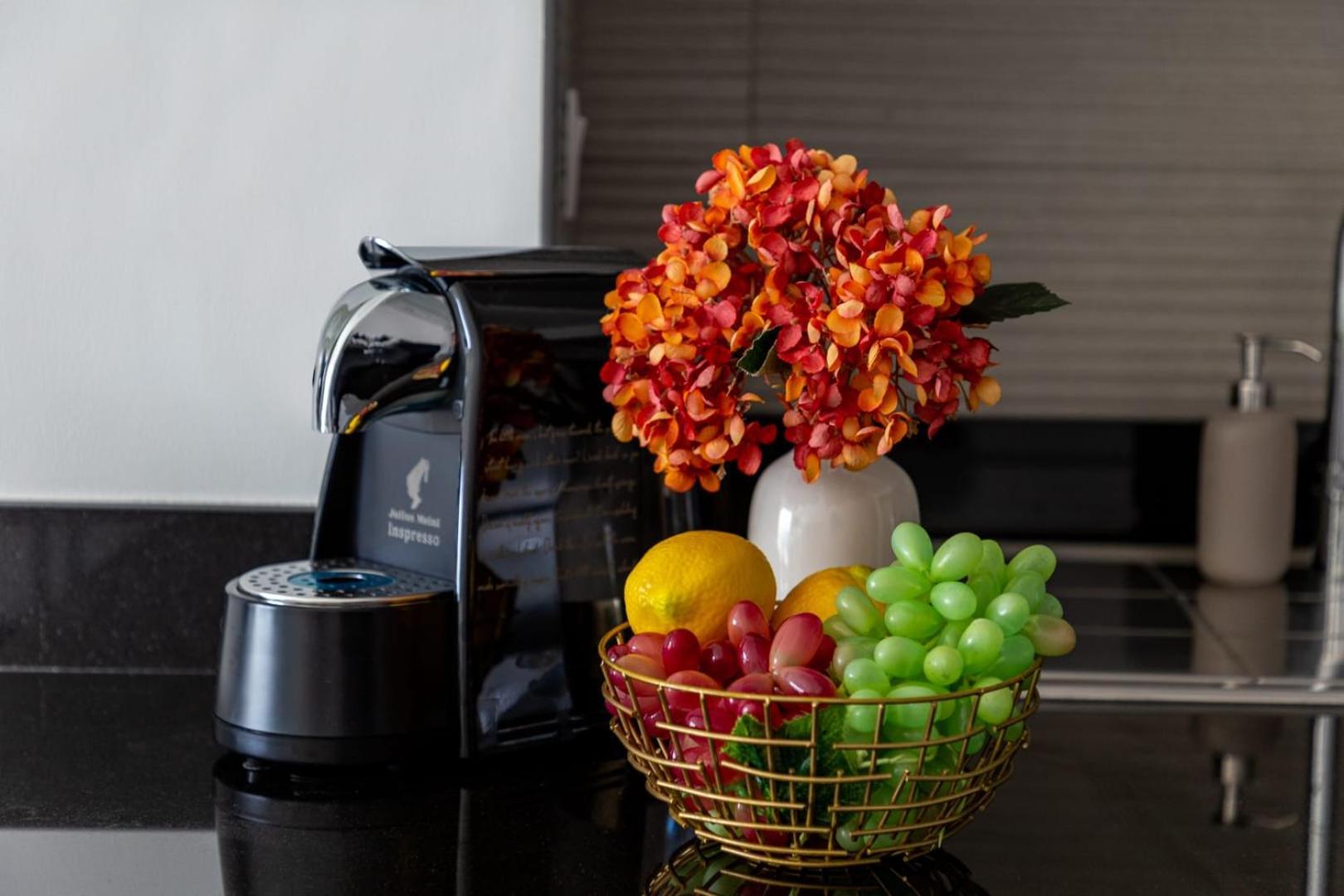 Frank Porter - Bella Rose Apartment Dubai