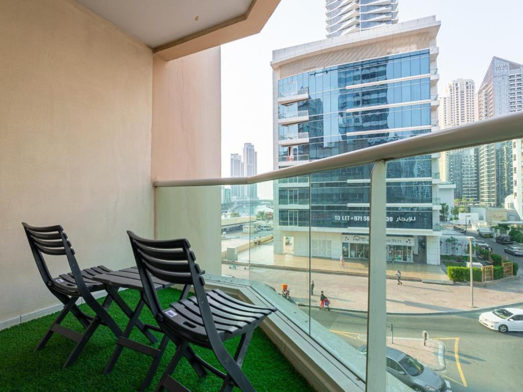 In The Heart Of The Marina, By The Beach! Apartment
