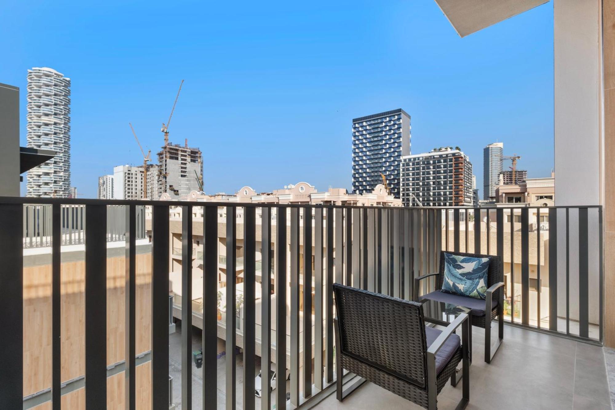 Aliving Classic 1br Belgravia Square Jvc Dubai