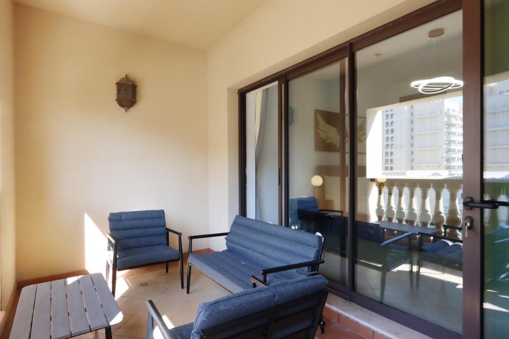 Livbnb - 1br Haven In Golden Mile Apartment Dubai