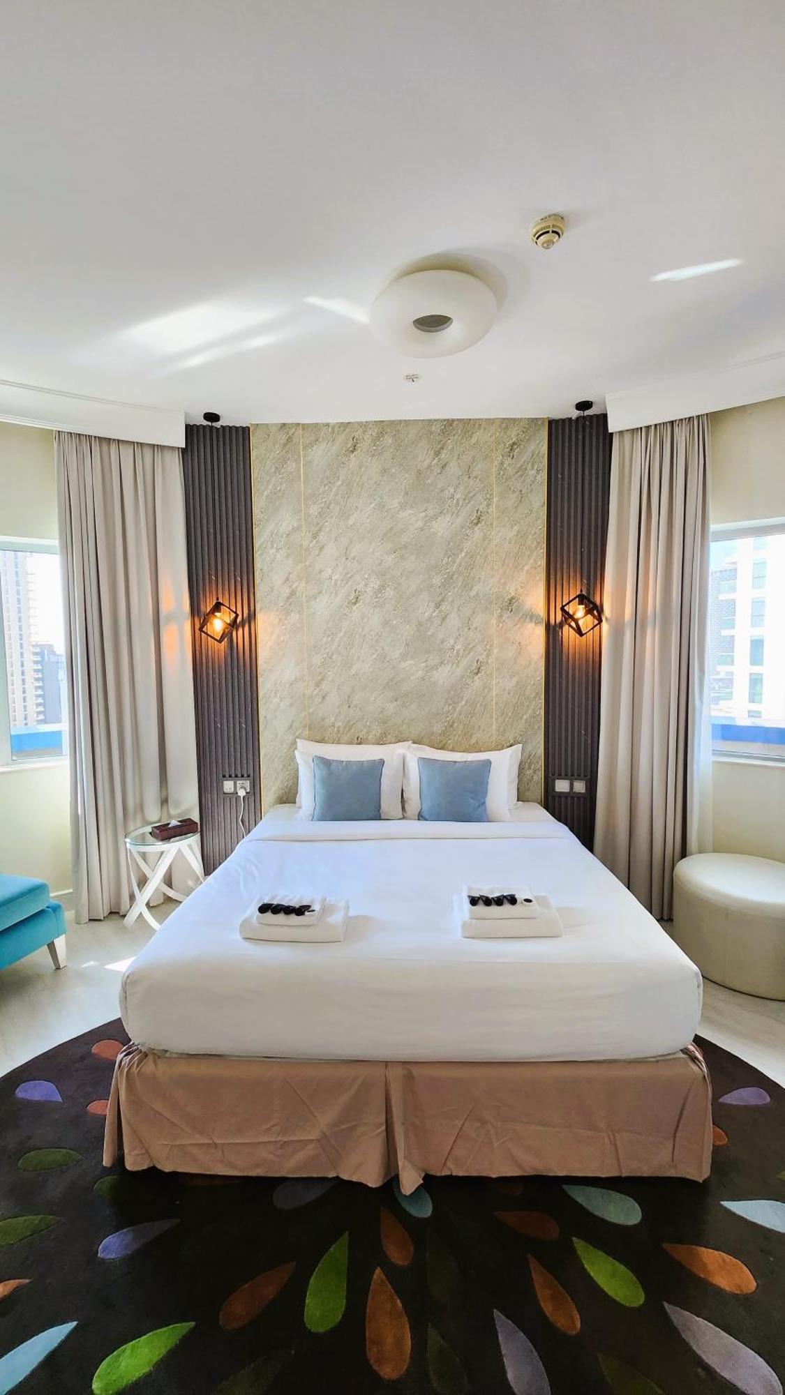 Elegant With Burj Khalifa View, Downtown Apartment