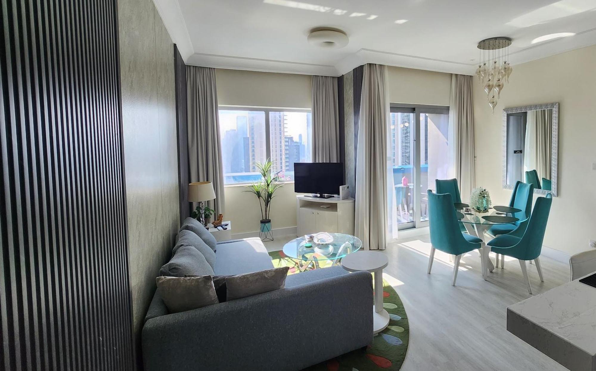 Elegant With Burj Khalifa View, Downtown Apartment