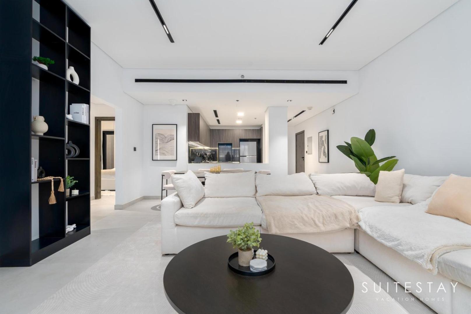 Large And Contemporary 2-bedroom *