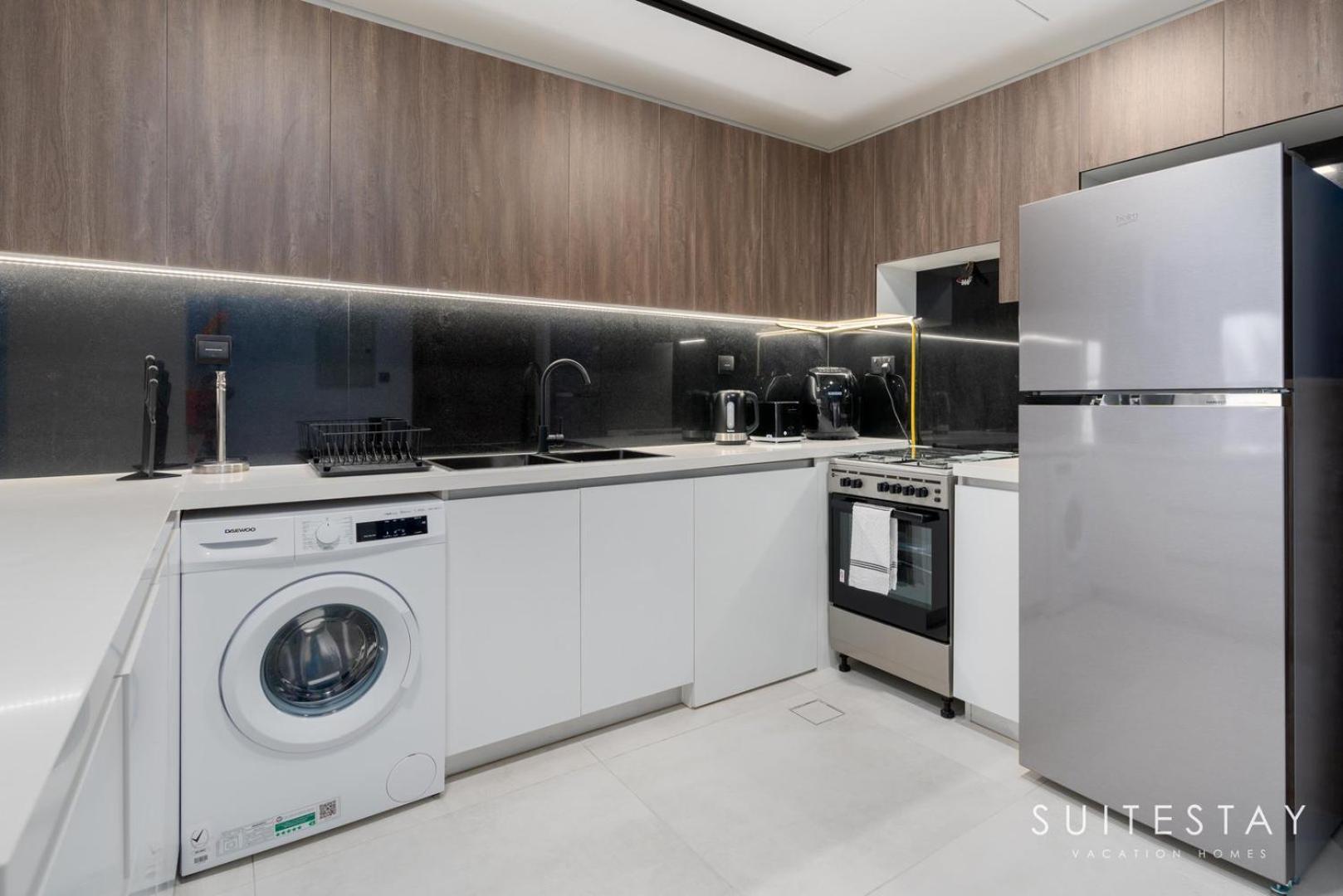 Large And Contemporary 2-bedroom *
