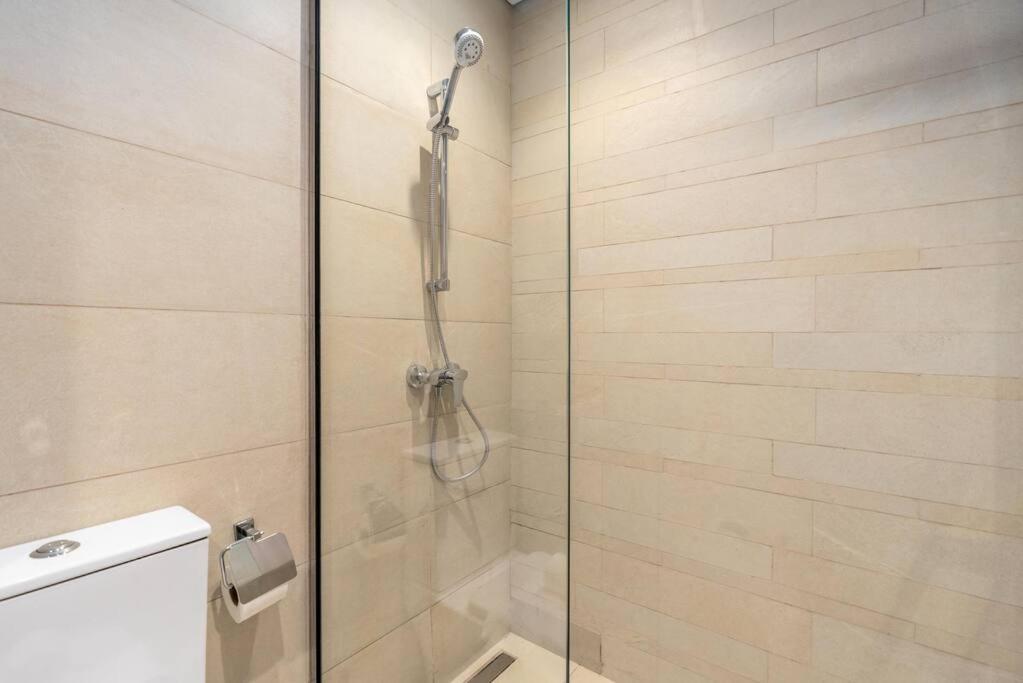 12min From Burj Khalifa - Azizi Riviera 32 -