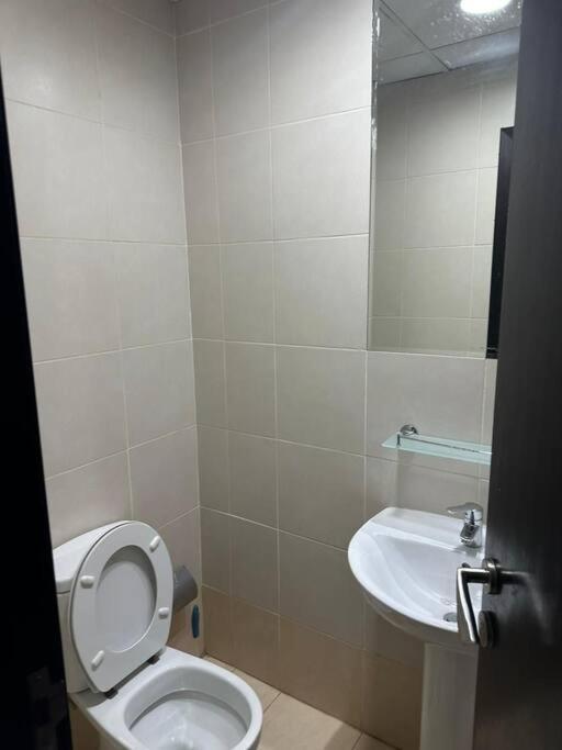 Stylish 1bhk At Silicon Oasis Apartment