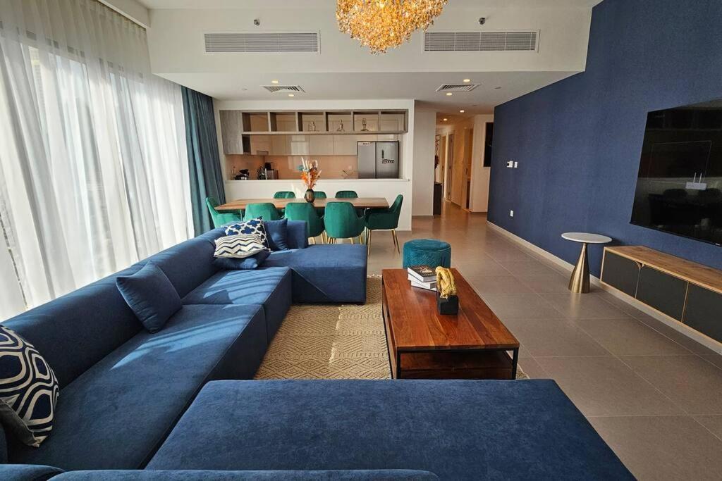 Luxury 3 Bed + Maid In Downtown With Burj Khalifa View
