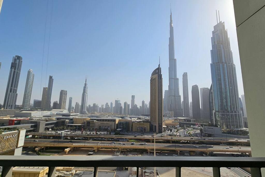Luxury 3 Bed + Maid In Downtown With Burj Khalifa View
