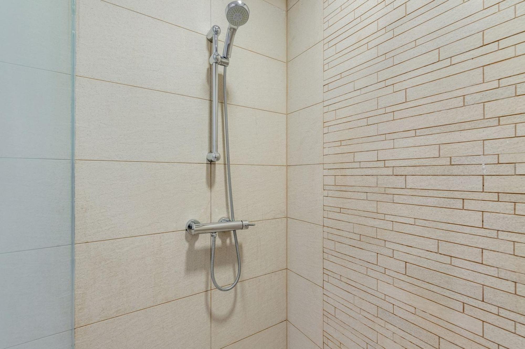 Globalstay. Luxury 3 Bedroom + Maid Townhouse With Sea View Dubai