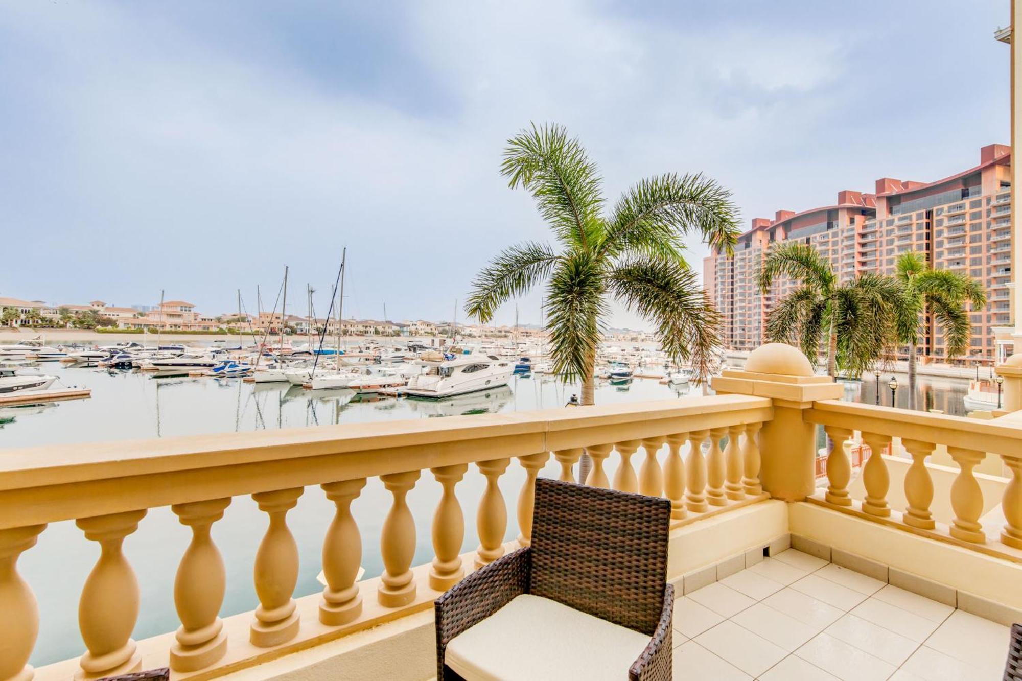 Globalstay. Luxury 3 Bedroom + Maid Townhouse With Sea View Apartment