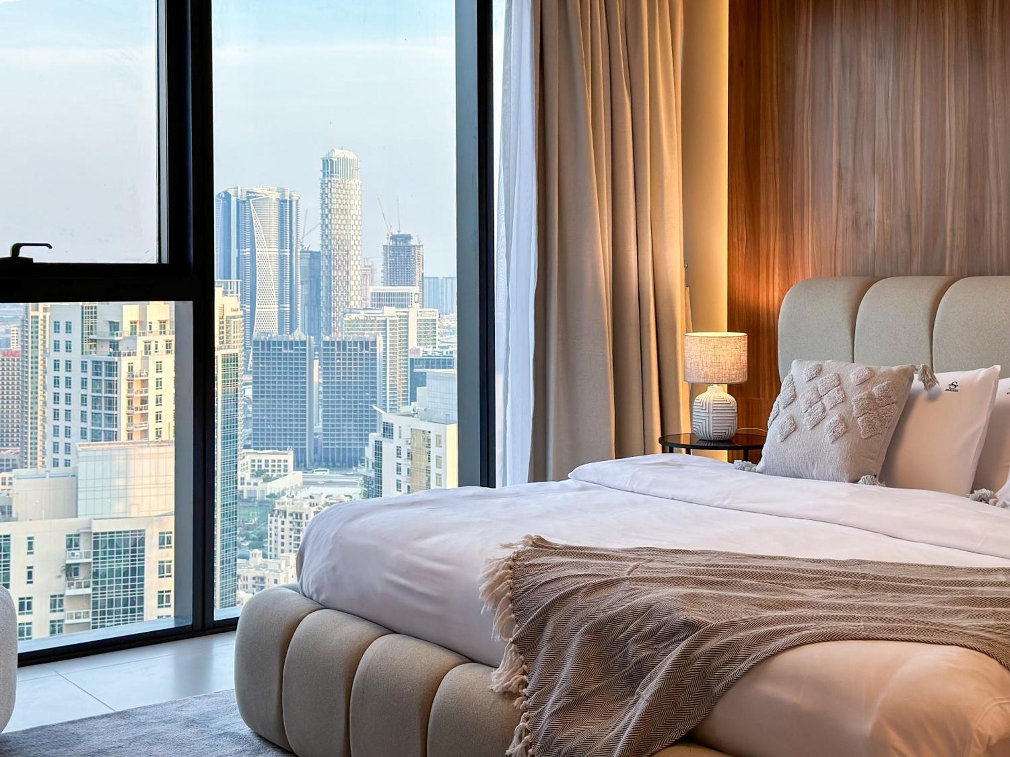 Unique Burj Khalifa View 3br On Floor