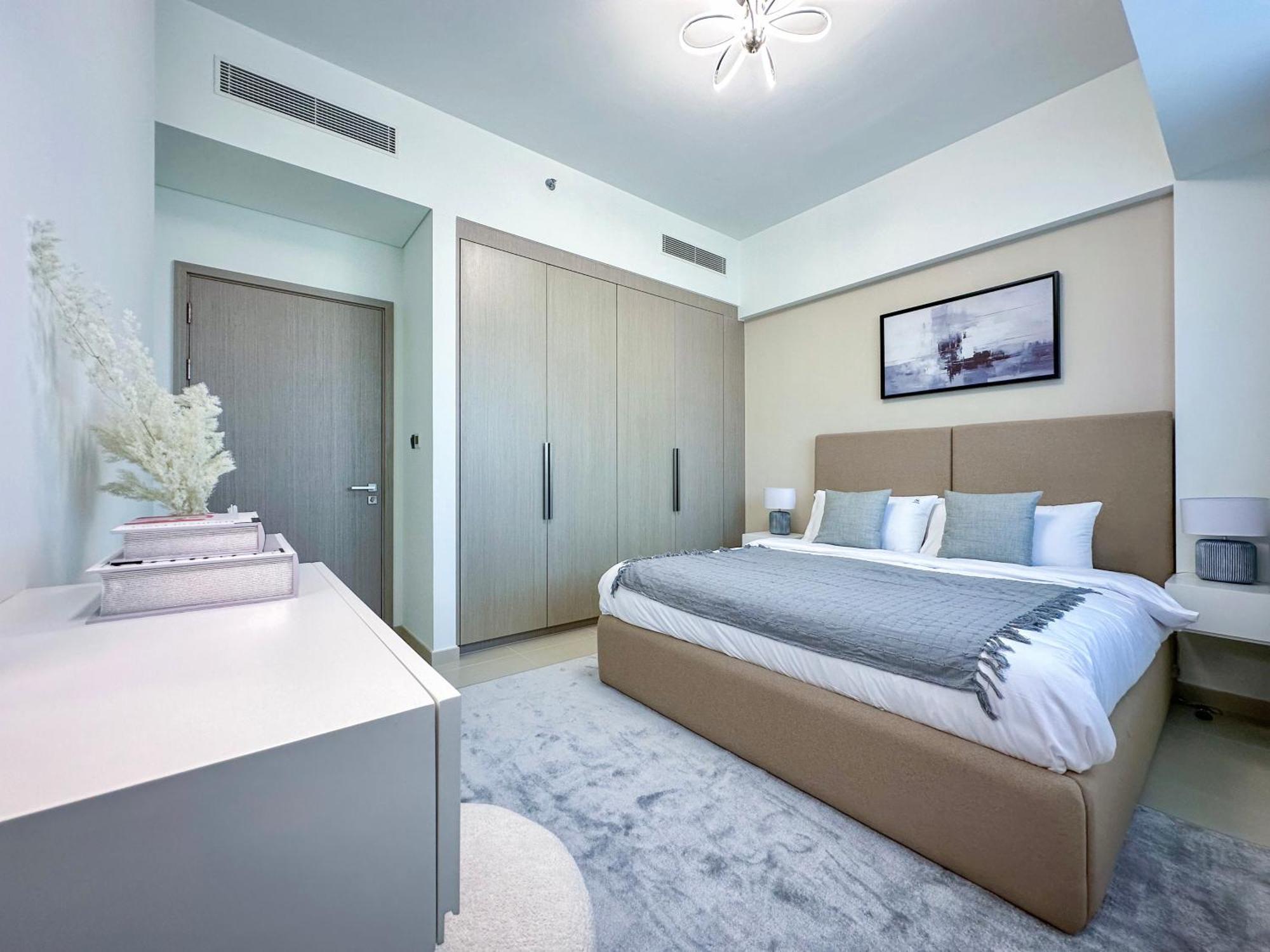 Unique Burj Khalifa View 3br On Floor Apartment Dubai