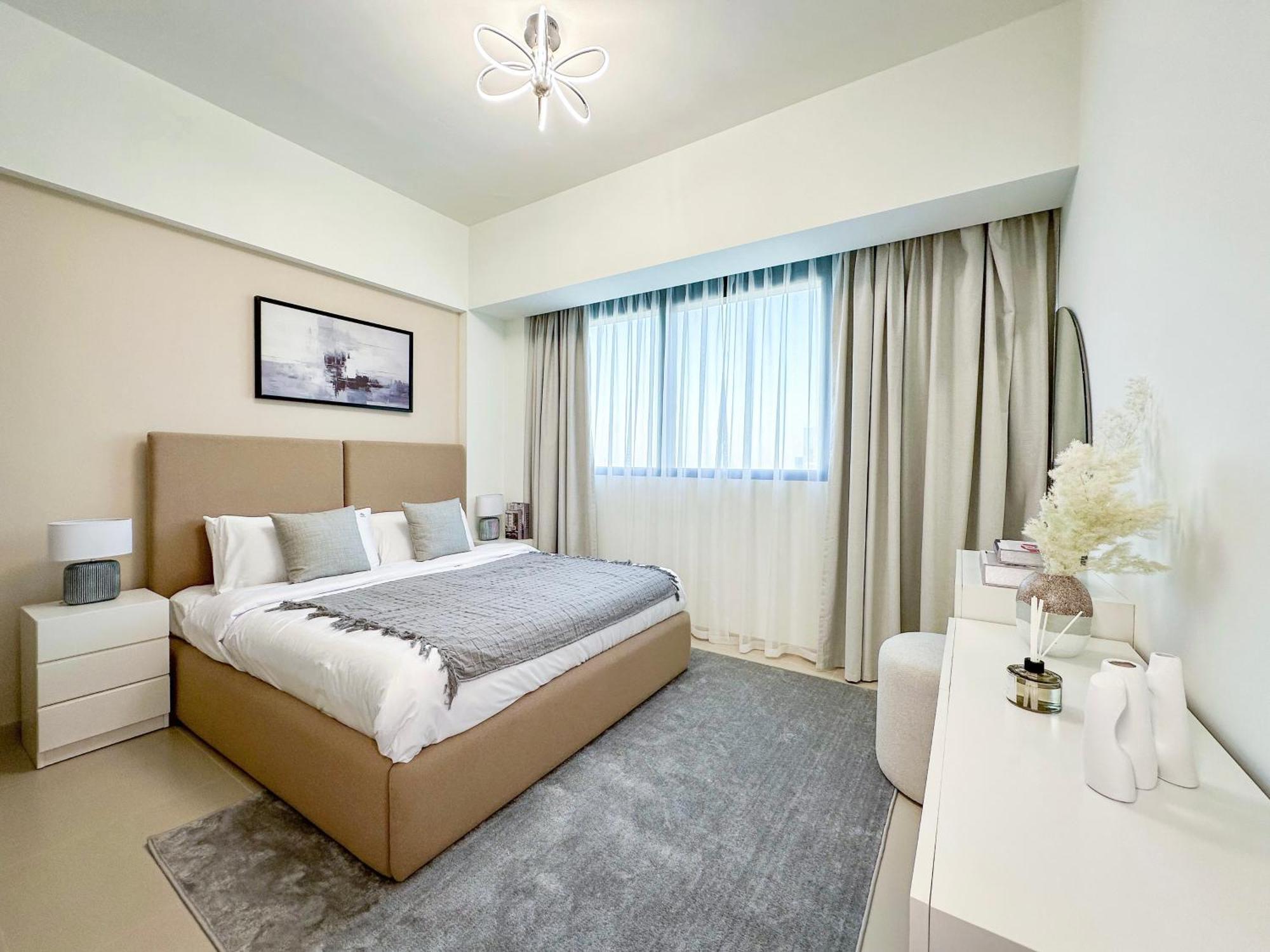 Unique Burj Khalifa View 3br On Floor