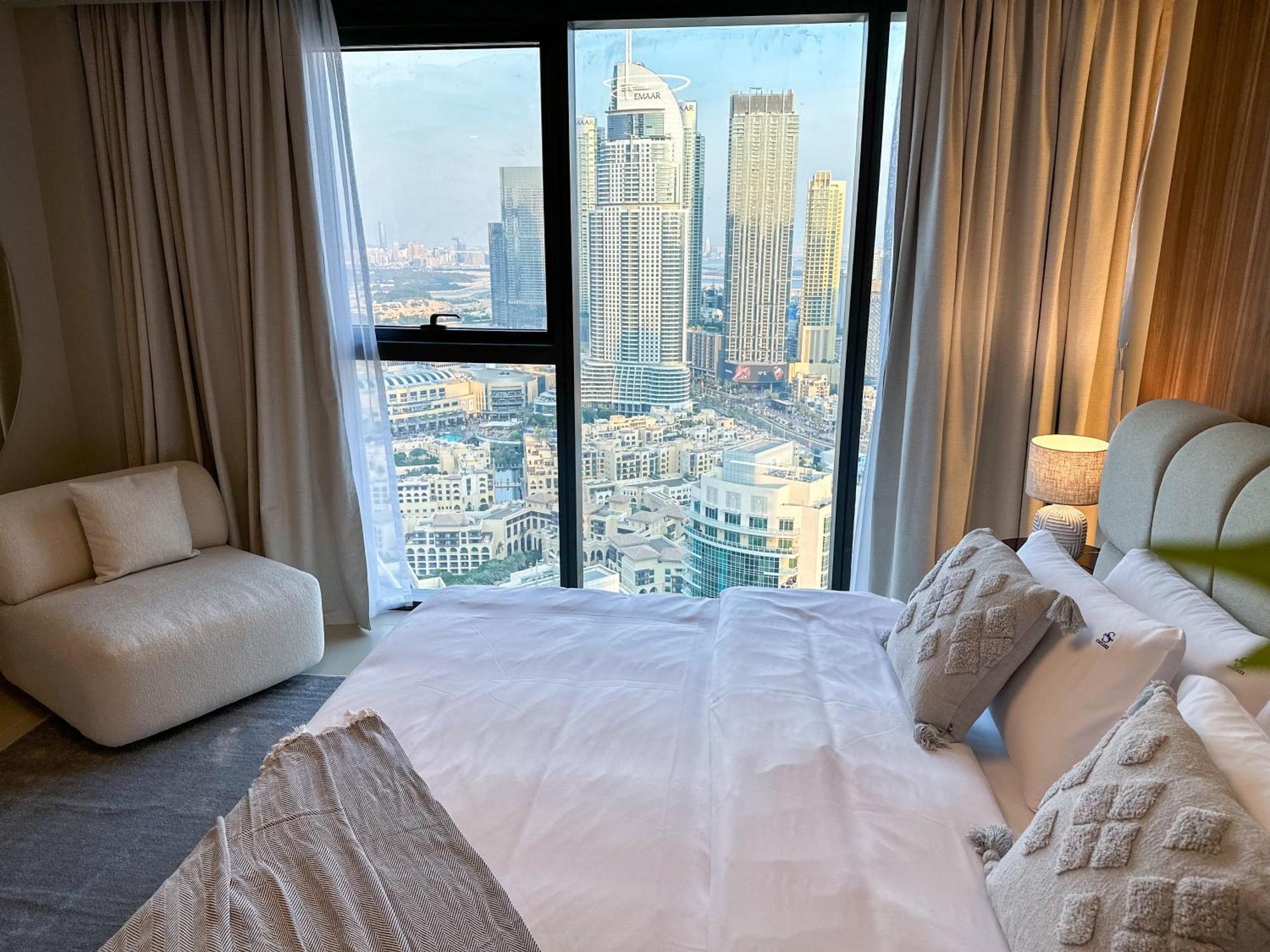 Unique Burj Khalifa View 3br On Floor