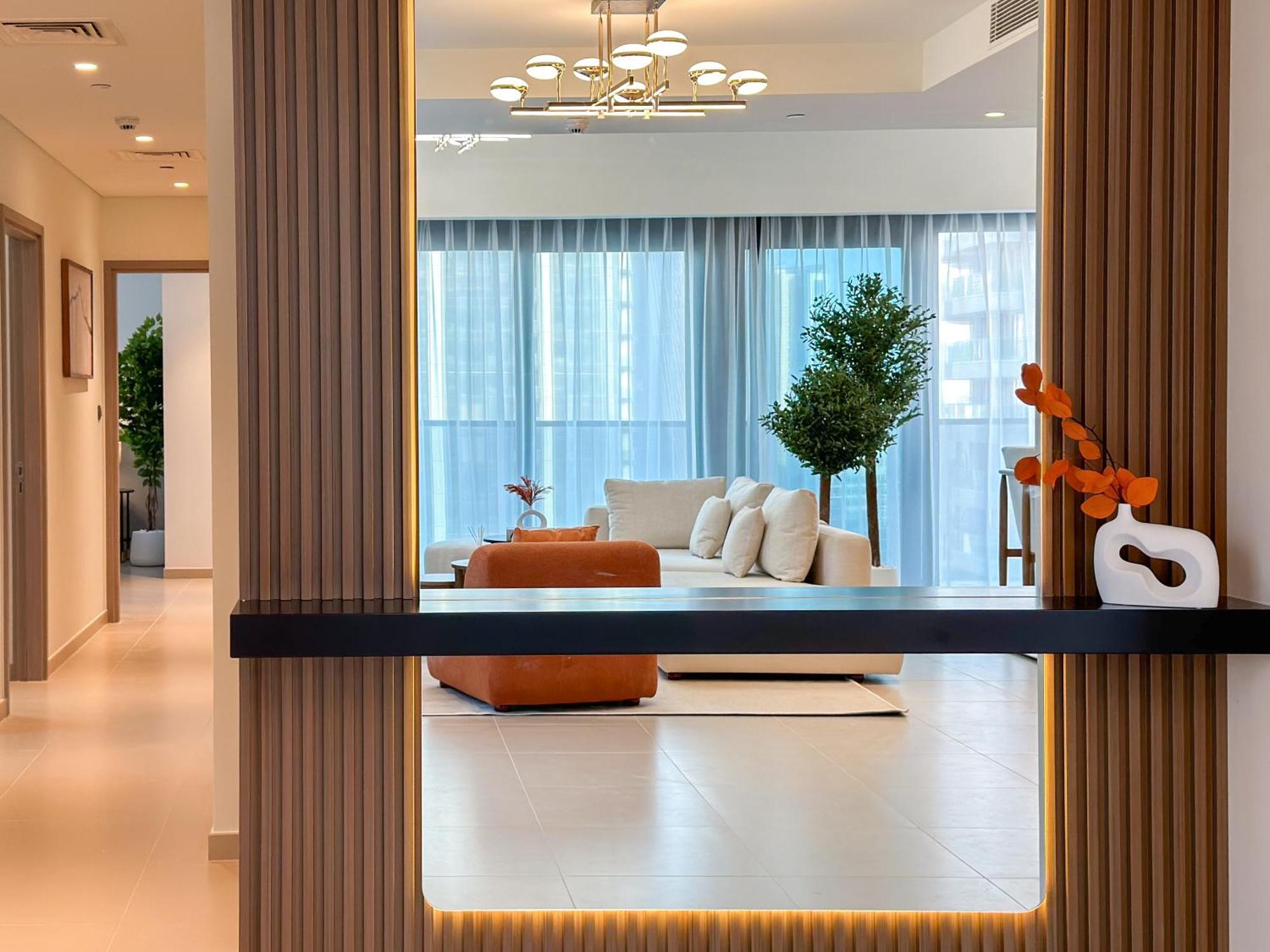 Unique Burj Khalifa View 3br On Floor Apartment *