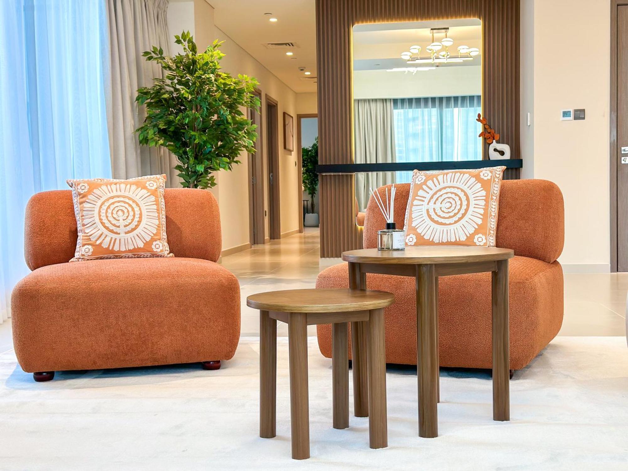 Unique Burj Khalifa View 3br On Floor Dubai