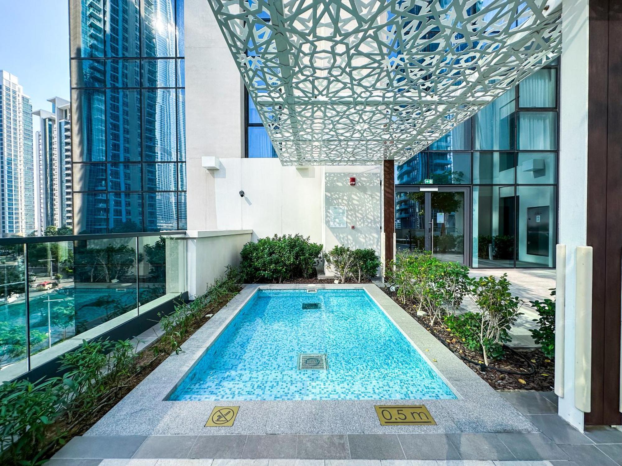 Unique Burj Khalifa View 3br On Floor Apartment *