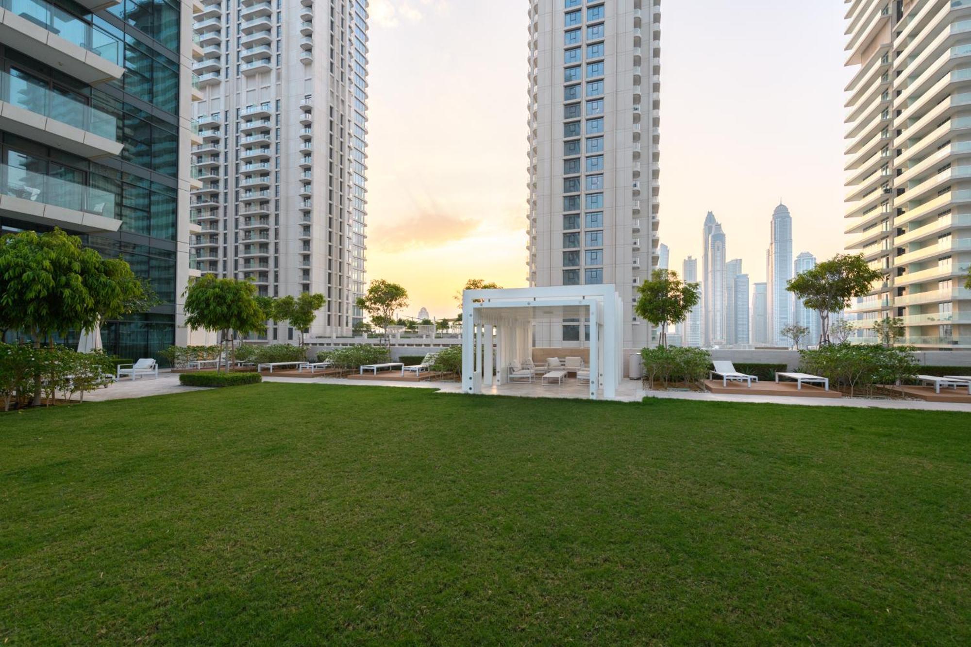 Opulent & Chic - 1 Bedroom - Beachfront