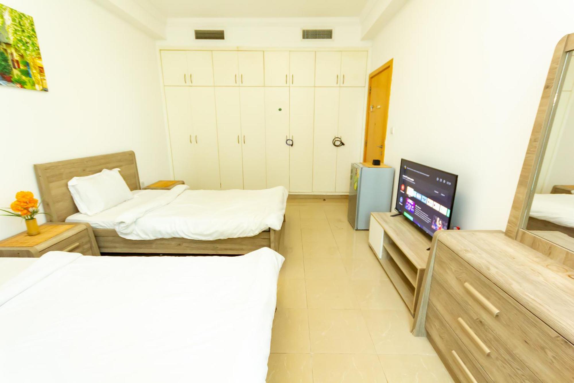 Homestay Big For ' Girls ' Only At Dubai, Marina Dubai