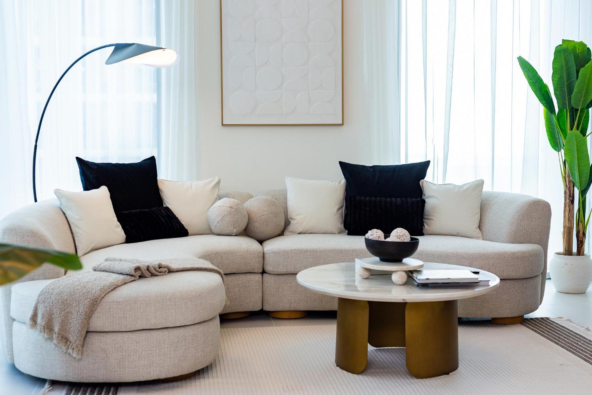 Stunning 2br With Private Access Apartment *