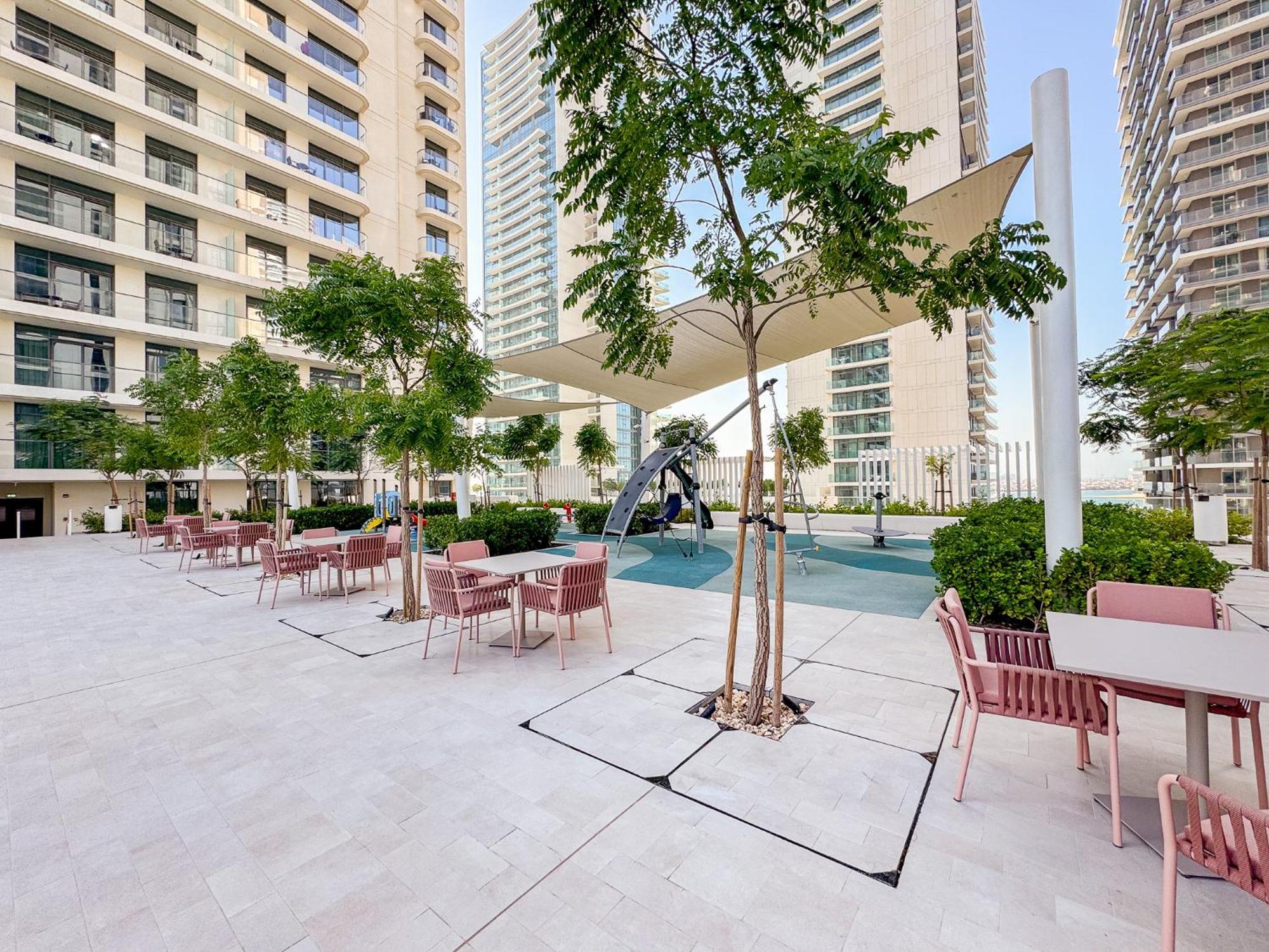 Apartment Stunning 2br With Private Access Dubai