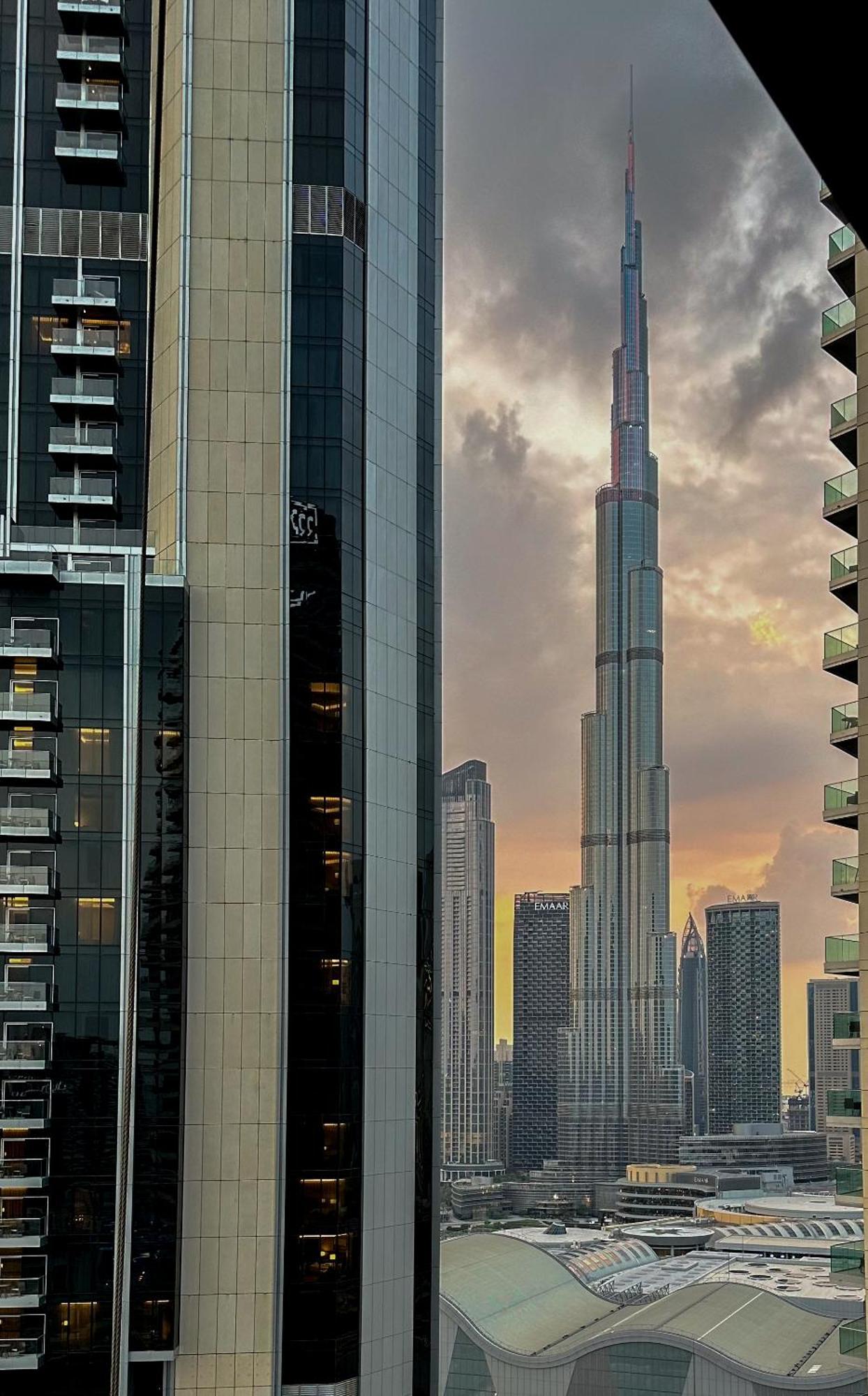 Elegant With Burj Khalifa View, Downtown Apartment