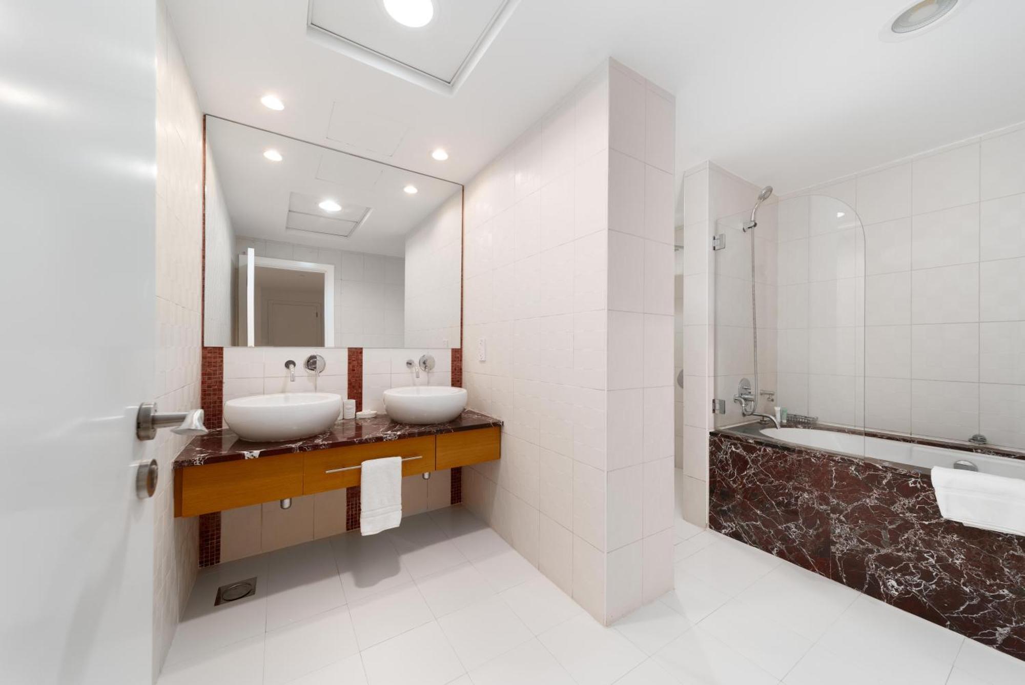 4-bedroom With Huge Private Garden On Jbr * Dubai