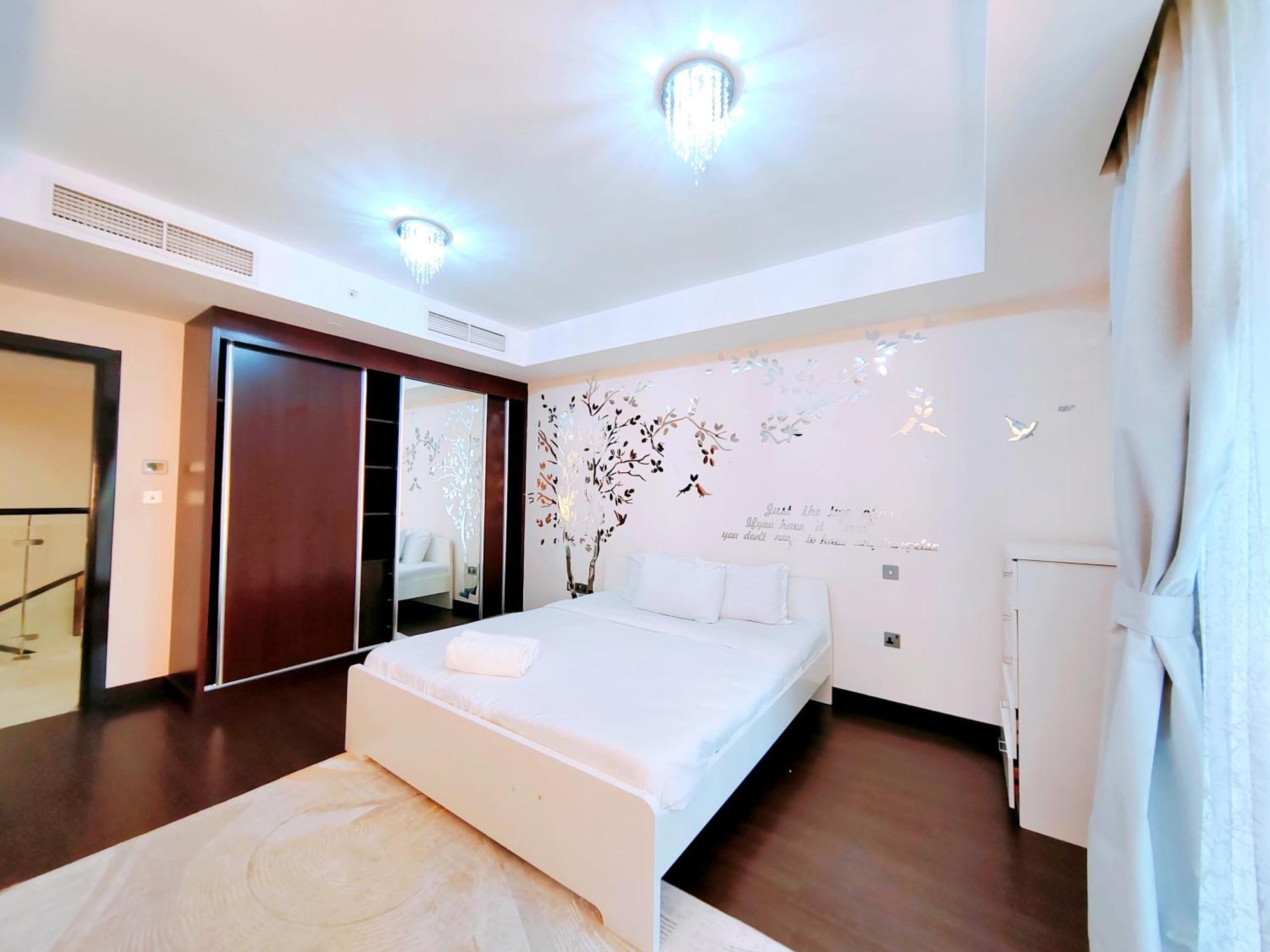 Villa 4-bedroom With Huge Private Garden On Jbr