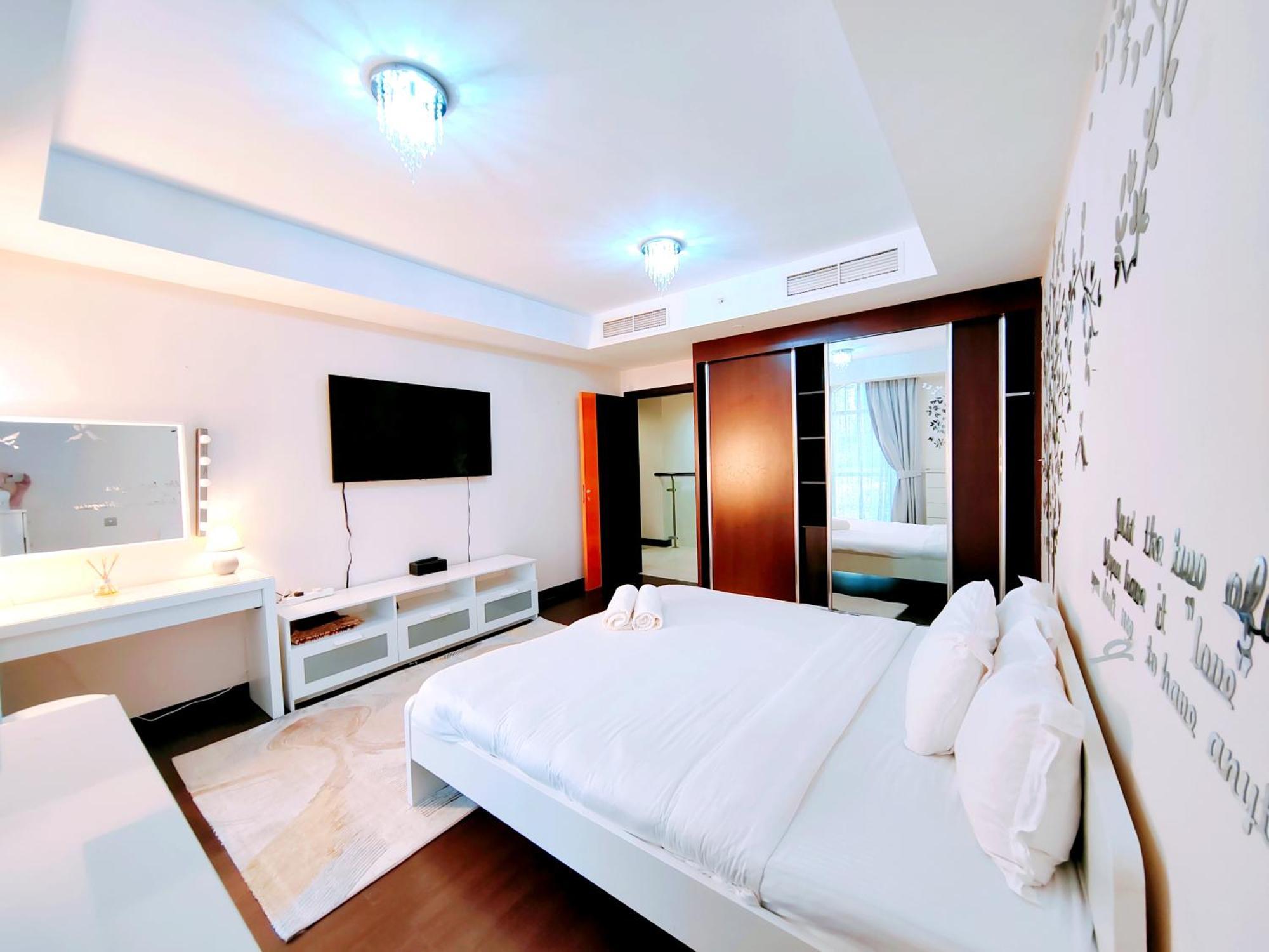 4-bedroom With Huge Private Garden On Jbr Dubai