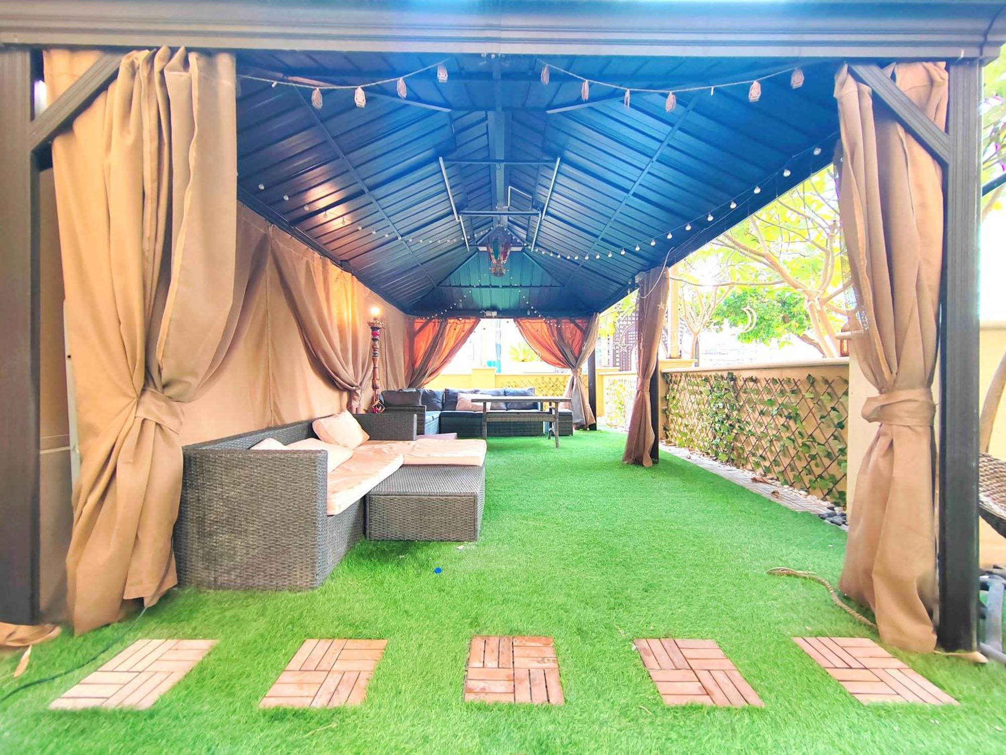 4-bedroom With Huge Private Garden On Jbr Villa Dubai