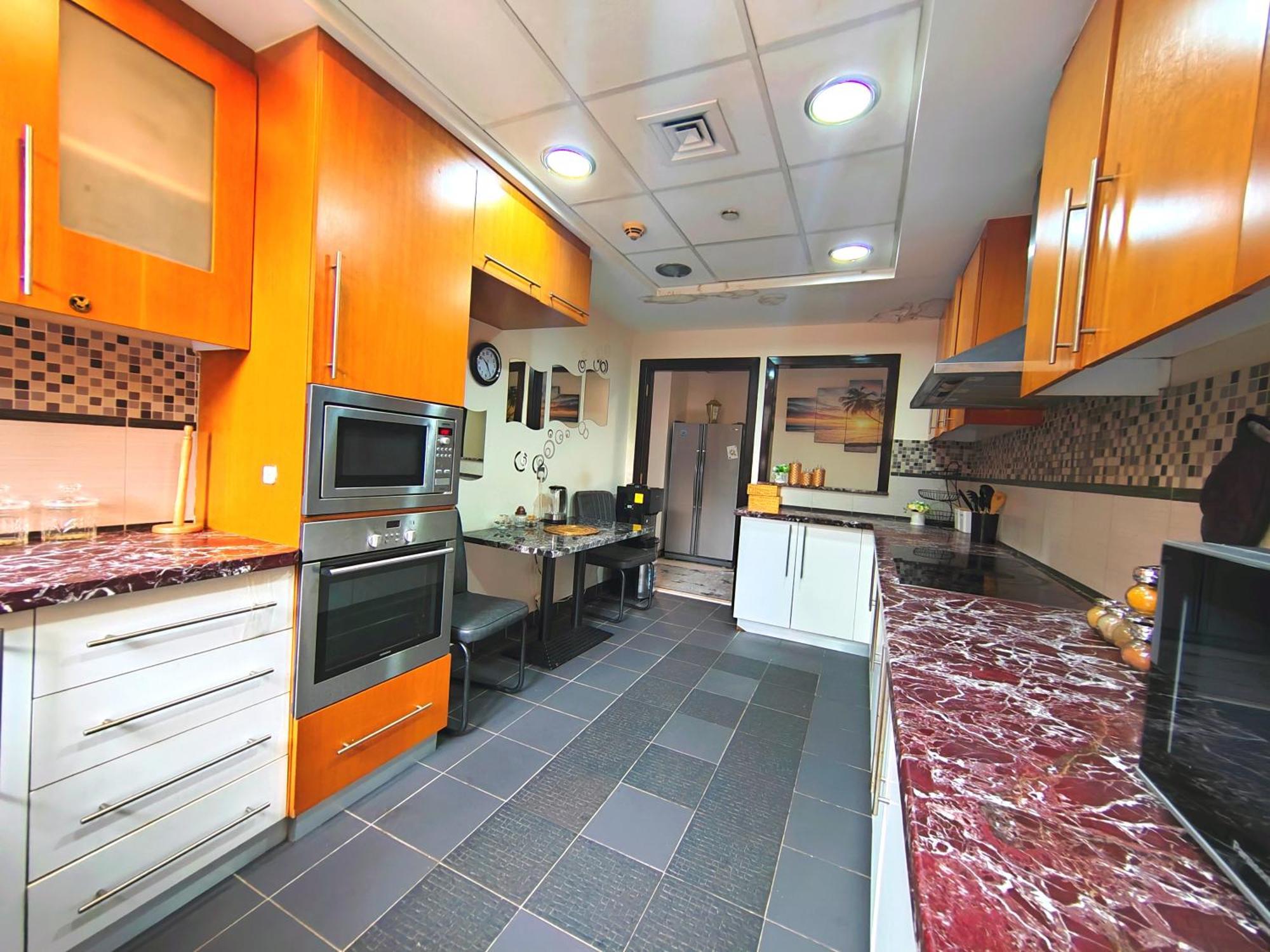 Villa 4-bedroom With Huge Private Garden On Jbr *