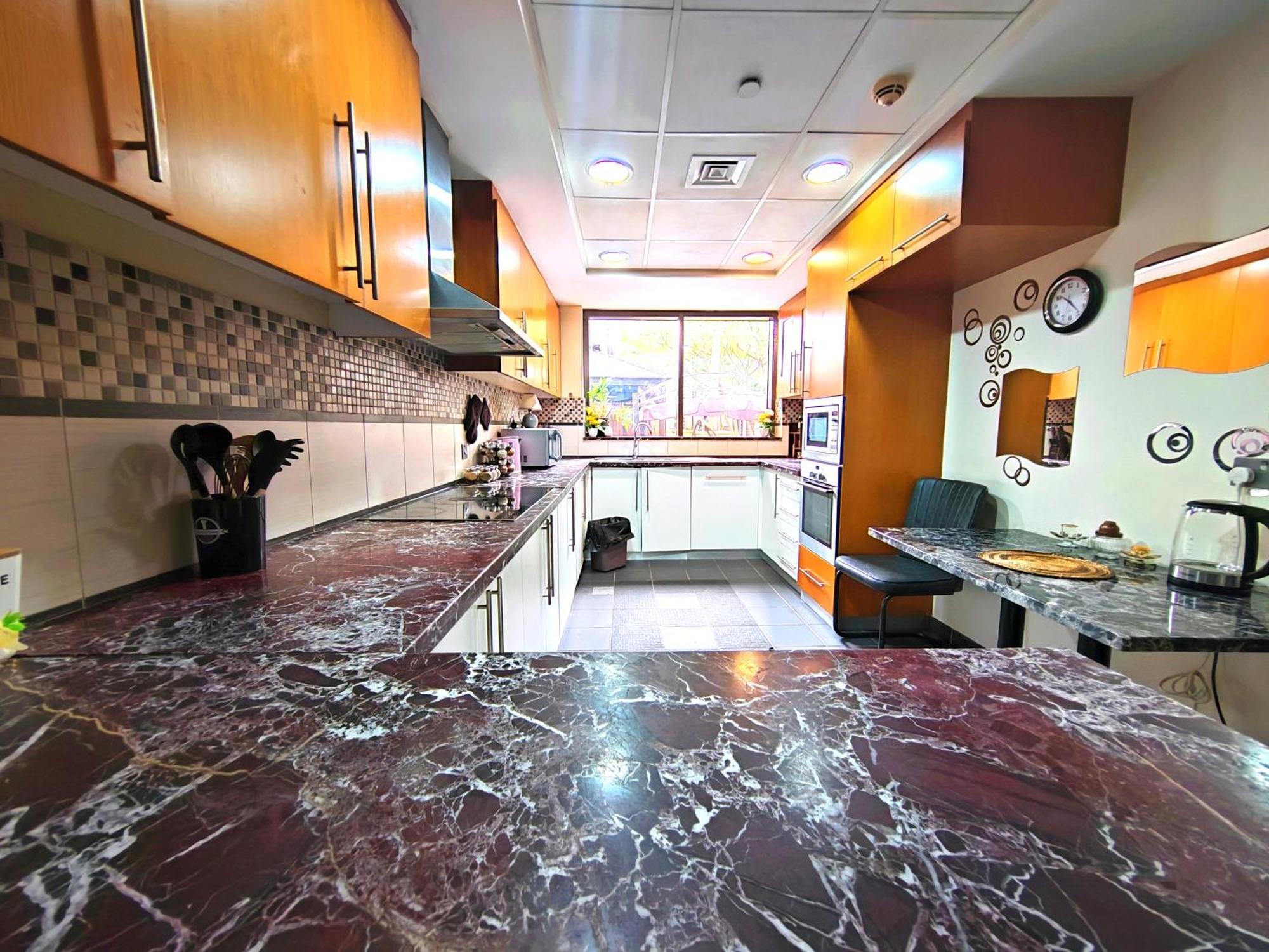 4-bedroom With Huge Private Garden On Jbr Villa *