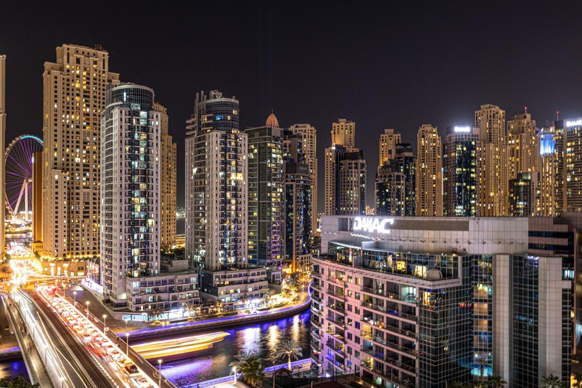 Luxury 1 Bedroom Marina View, Sleeps 5, 1 Min To Metro Apartment