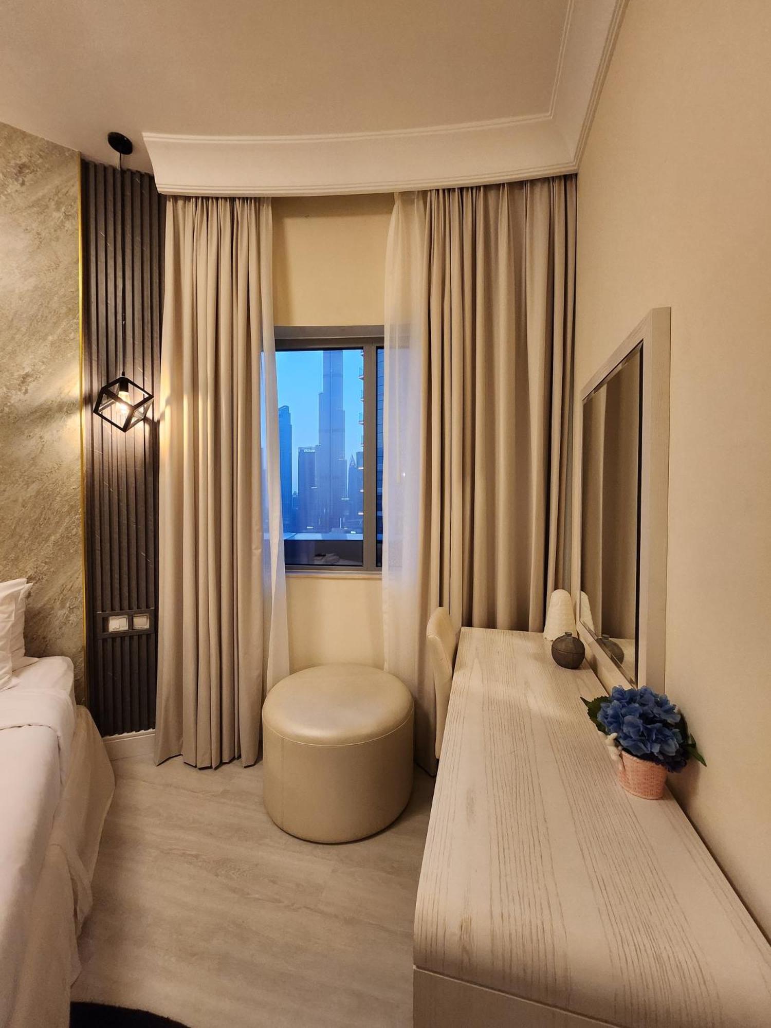 Elegant With Burj Khalifa View, Downtown Apartment *