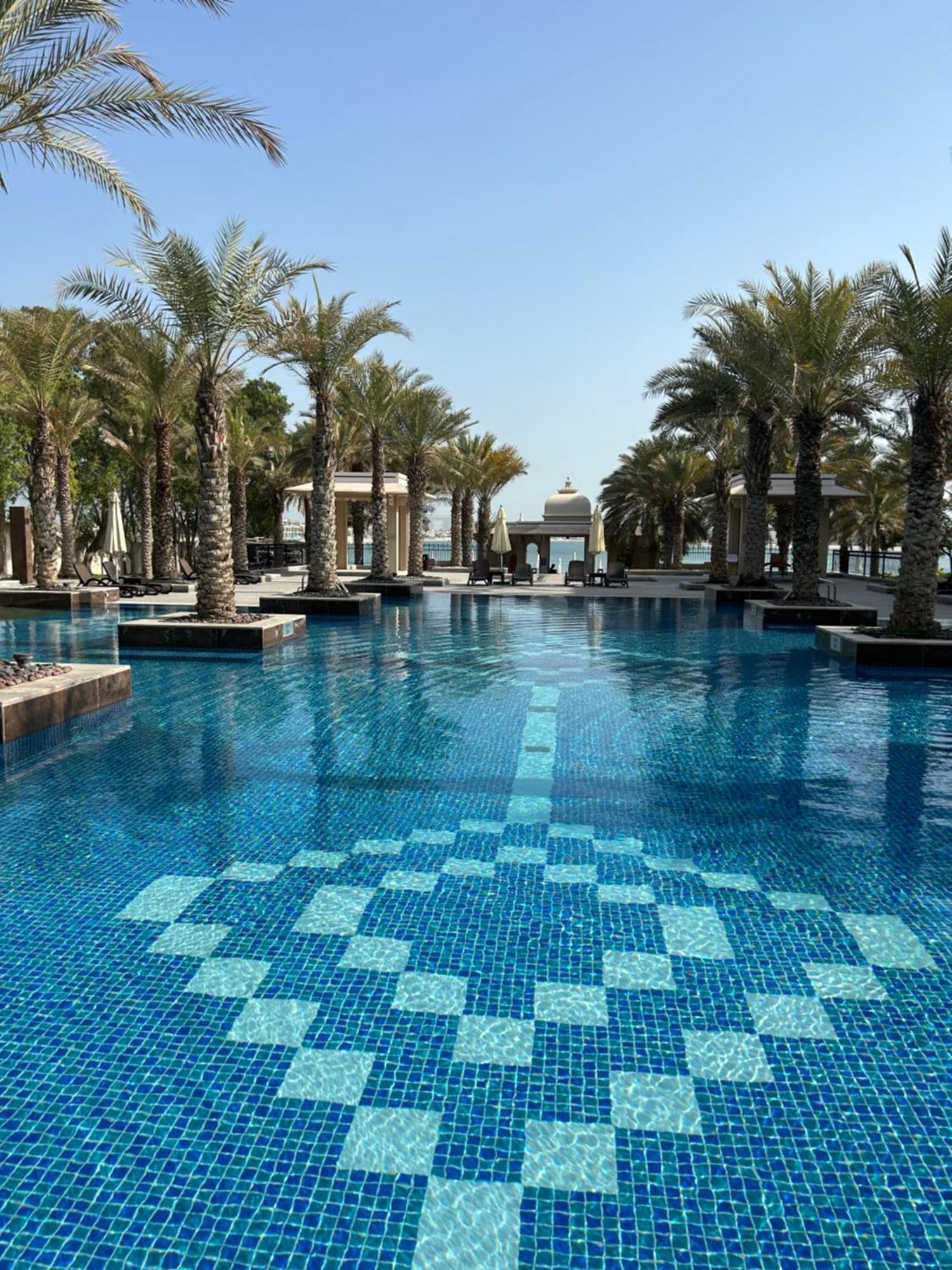 Spacious 2-bedroom Beachfront With Pool *