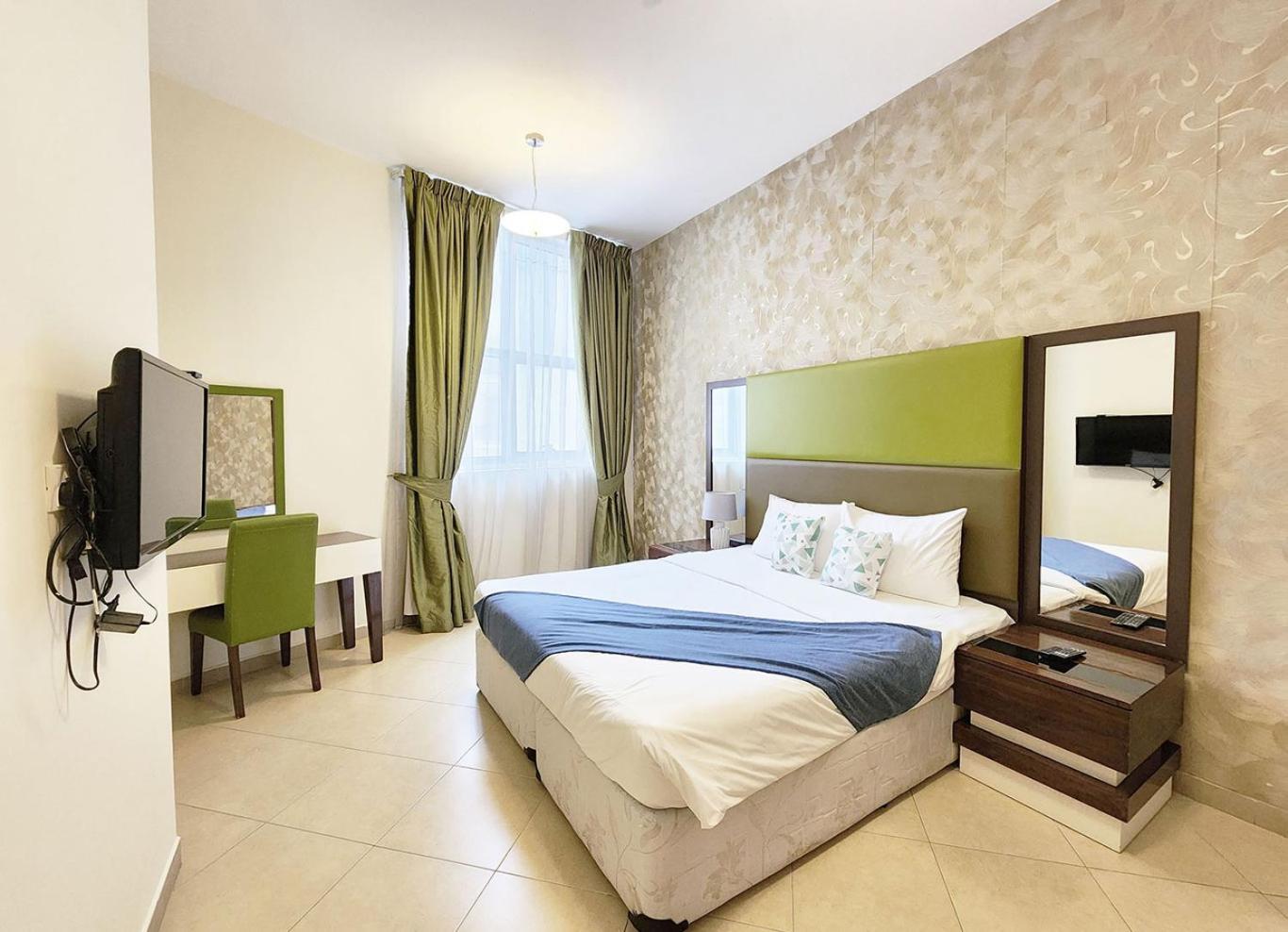 Rh- Modern Urban Oasis, Spacious 02rb Near Mall Of Emirates Apartment *