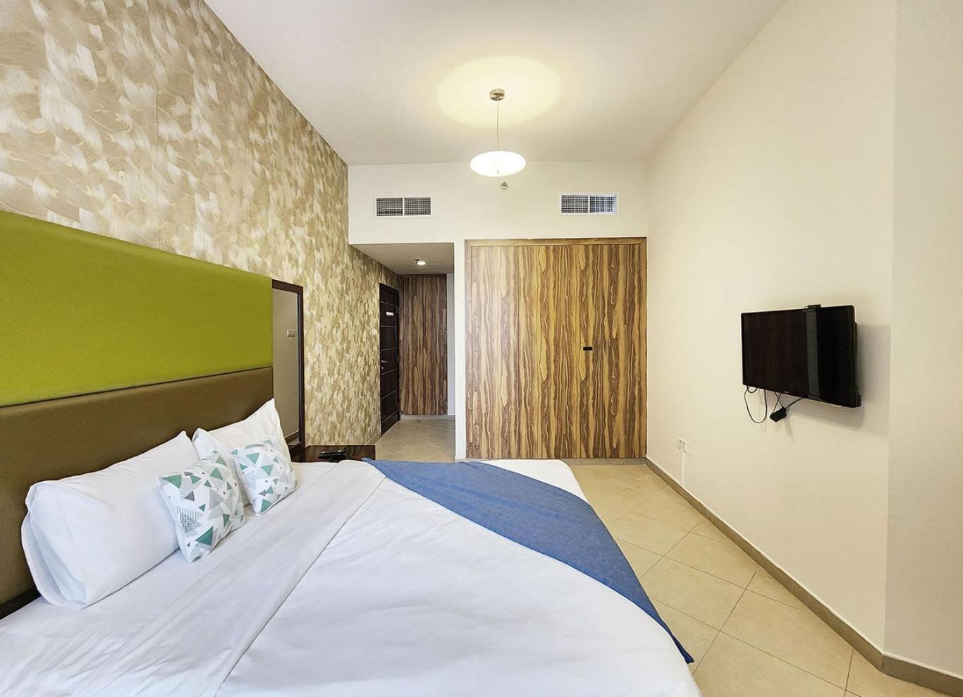 Rh- Modern Urban Oasis, Spacious 02rb Near Mall Of Emirates Apartment