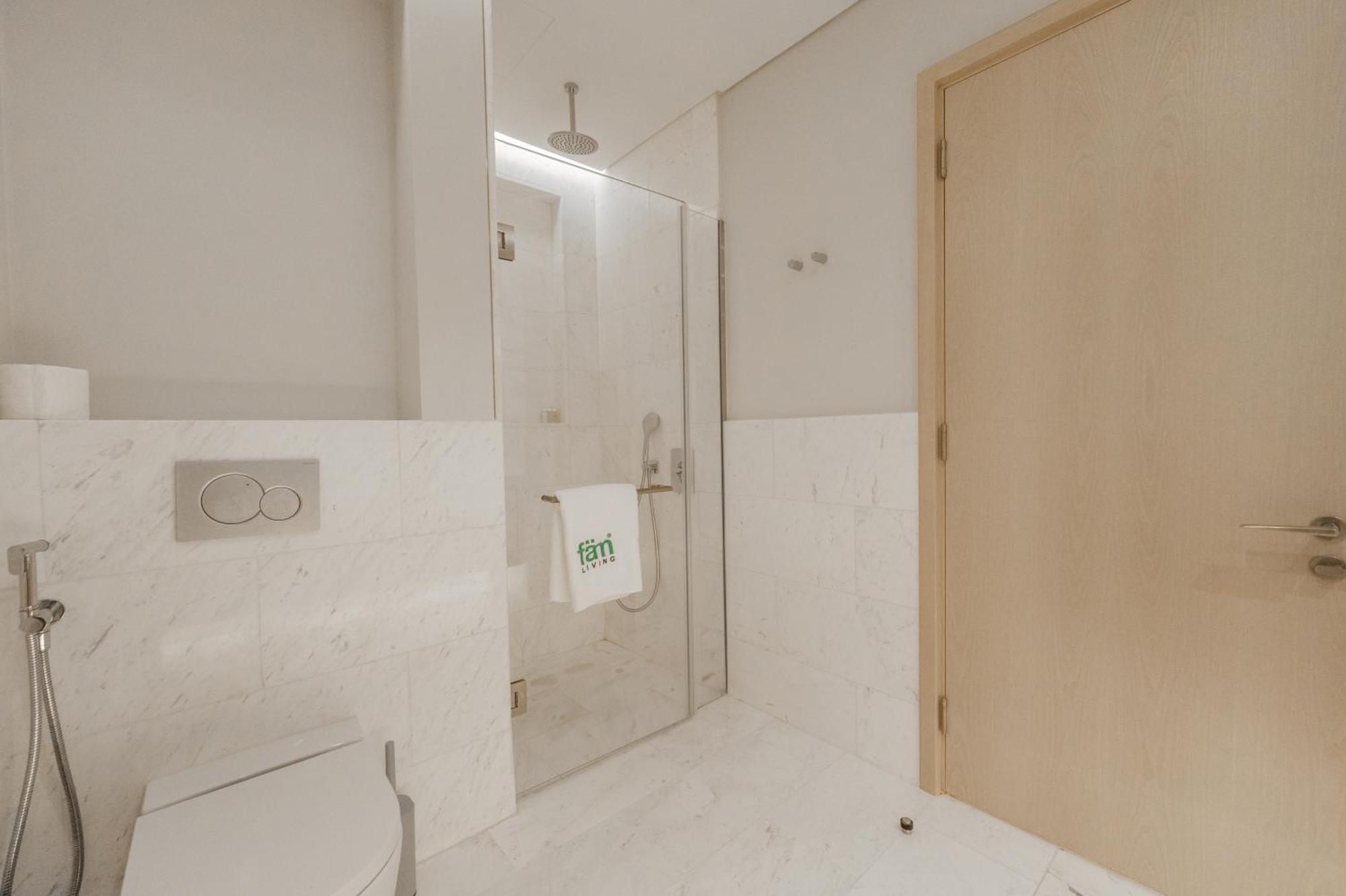 Fam Living - Palm Tower - Palm Jumeirah - Panoramic Apartment Dubai