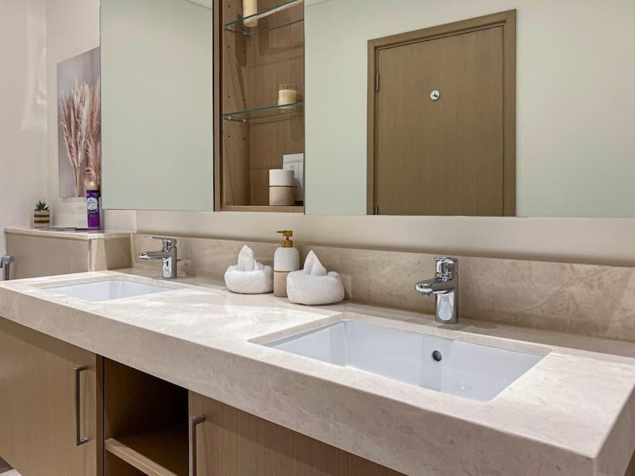 Apartment Moonstone - Tranquil, Large 2 Bedroom Apartment, Sea View, Marina Jbr *