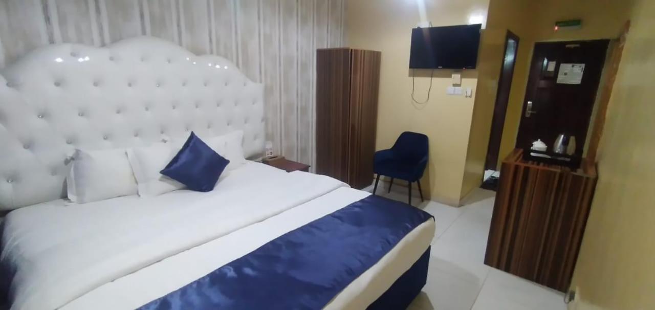 Golden Star Hotel 2*