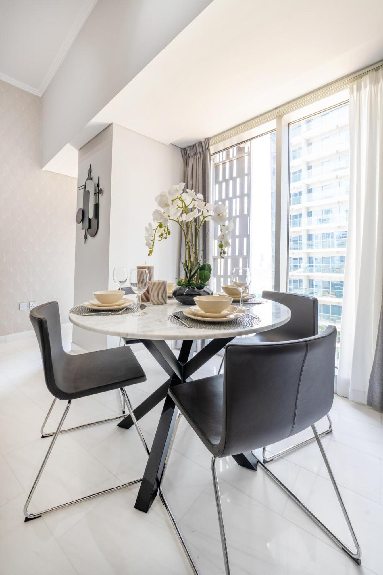 Luxury Iconic Cayan Tower - Free 5 Star Access! Apartment *