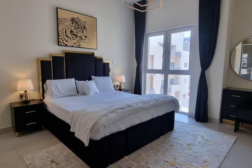 Apartment 2 Bedroom With Pool View Brand New *