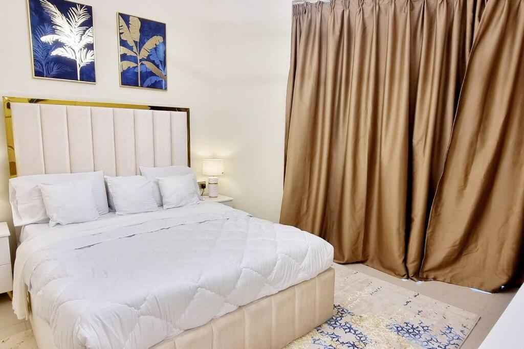 Apartment 2 Bedroom With Pool View Brand New Dubai