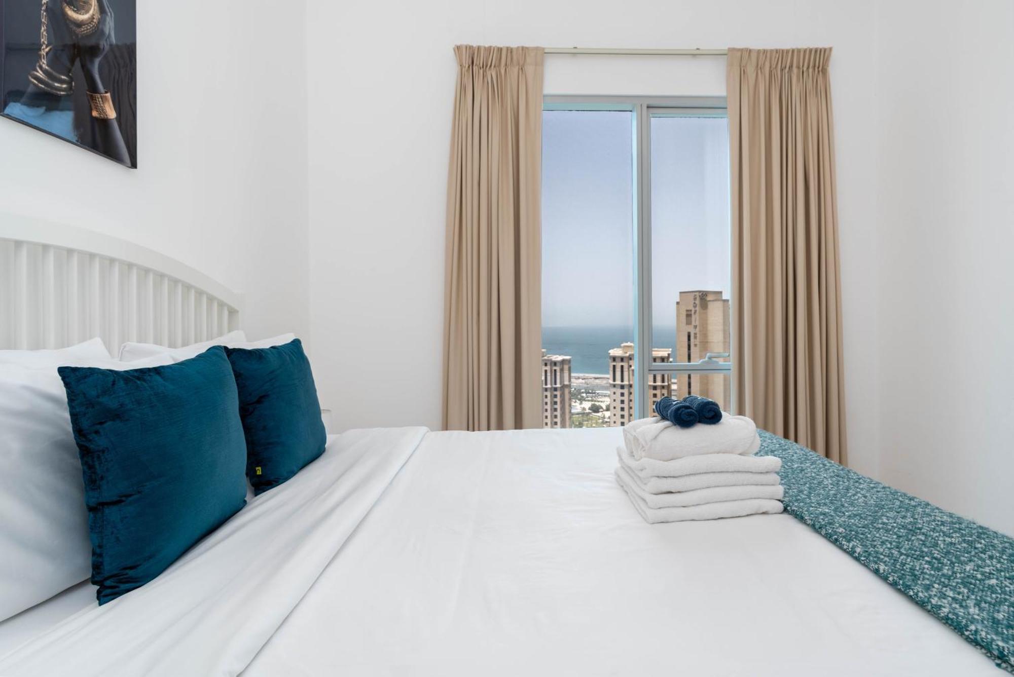 Apartment Stunning Sea And Marina Views / 2 Bedroom Penthouse / Marina *
