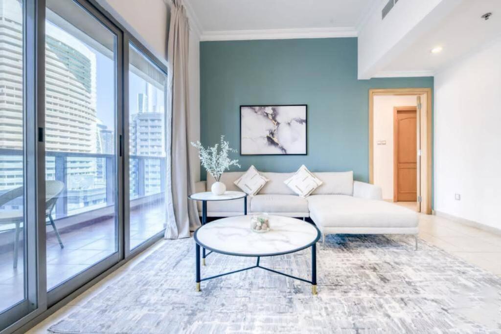 Luxury 1 Bedroom Marina View, Sleeps 5, 1 Min To Metro Apartment